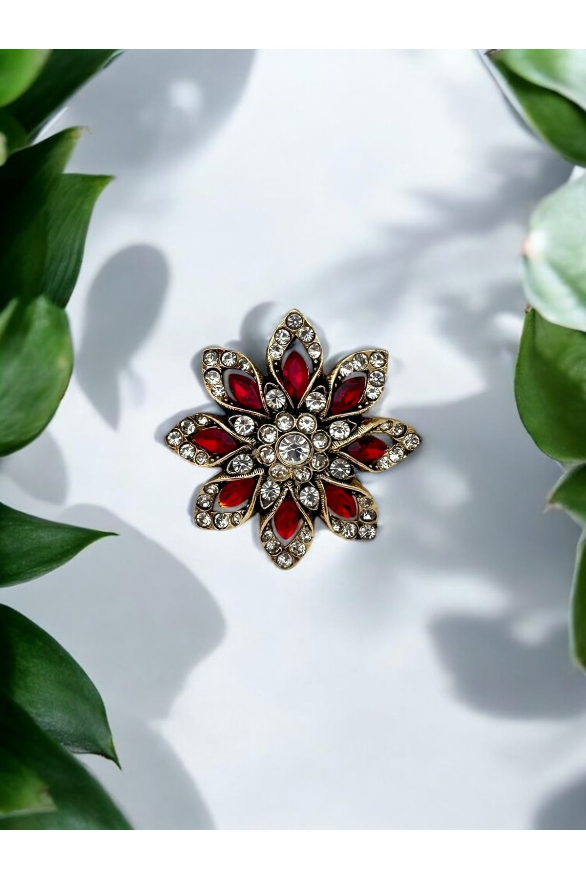 FUYA JEWELLERY Lotus Broş