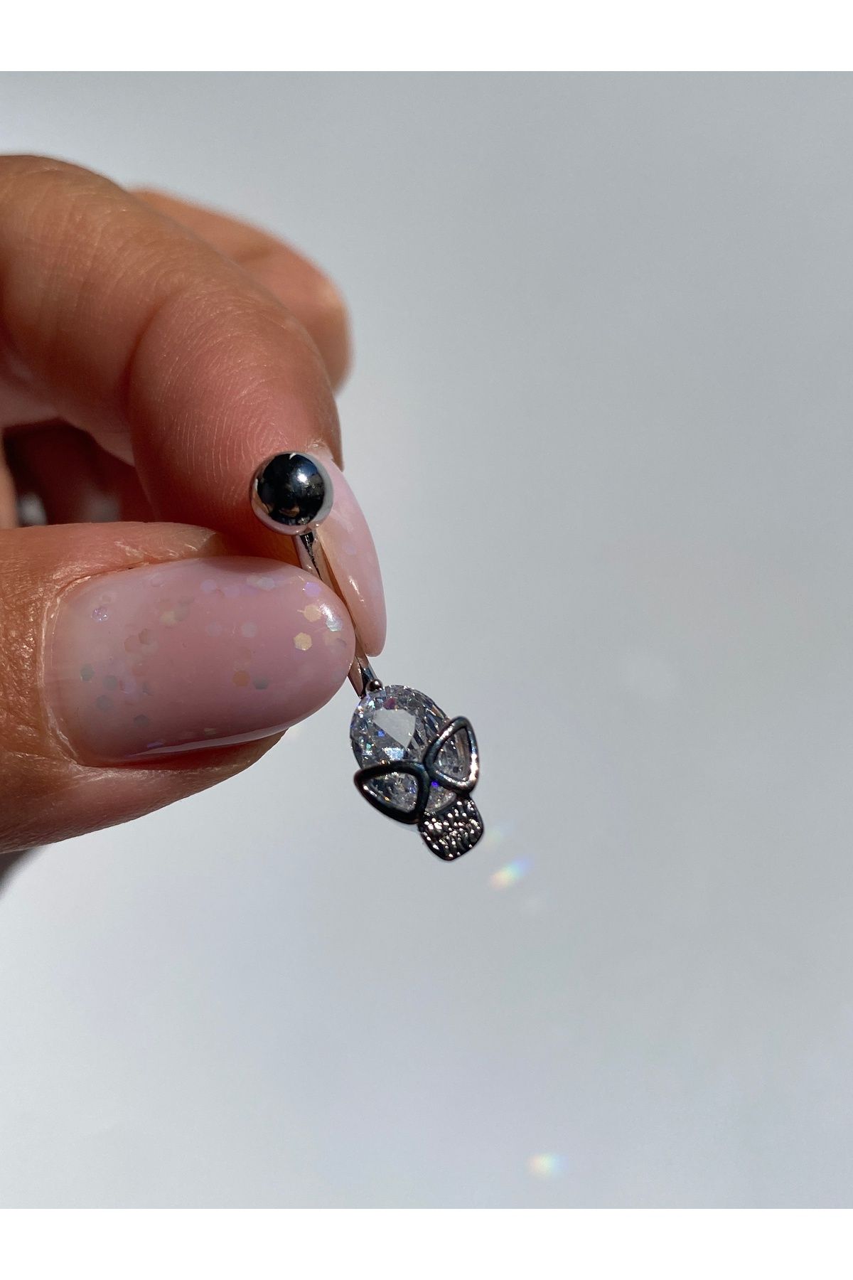 kurukafagift Çelik Göbek Piercing Kurukafa Figürlü Gümüş Renk Parlak Minimal