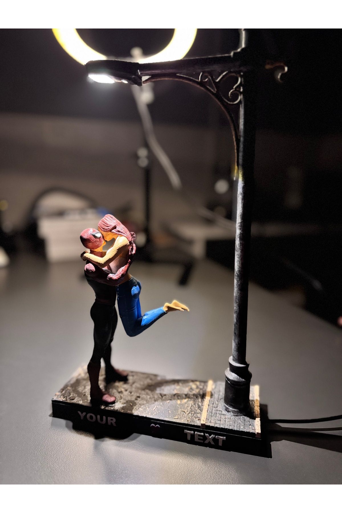 Home Biblo Spider-Man ve Mary Jane Romantik biblo– Özel Koleksiyon Parçası