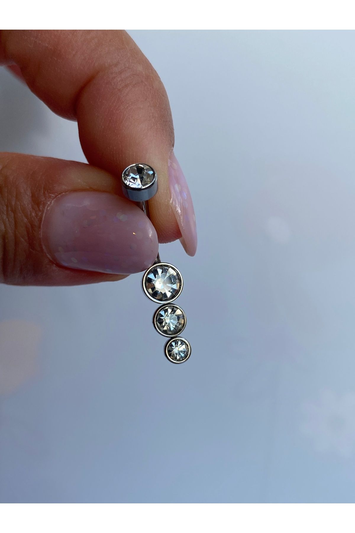kurukafagift Çelik Göbek Piercing 3 Taşlı Parlak Modelde
