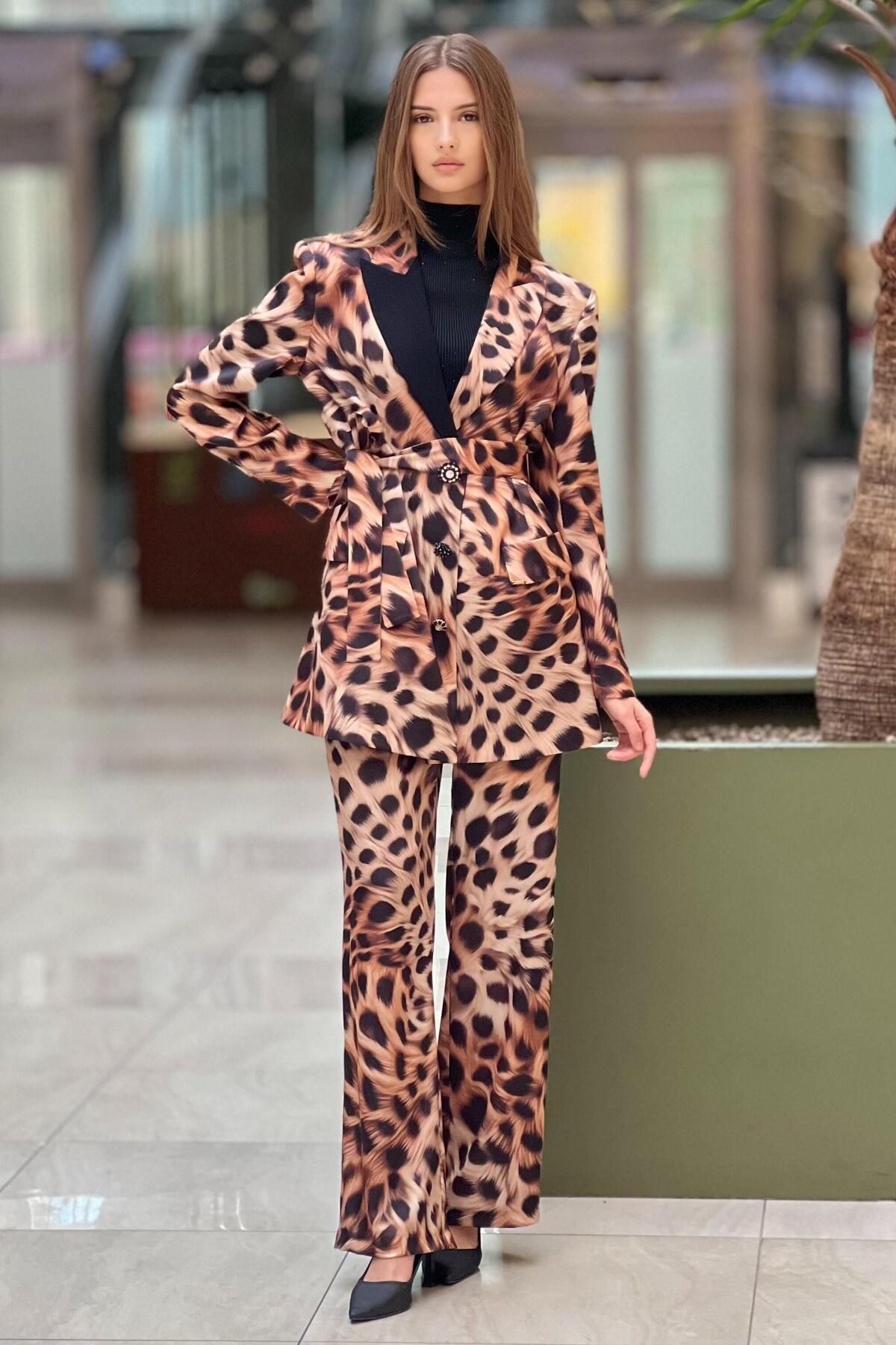 senna-Gabrielle Suit Set 2
