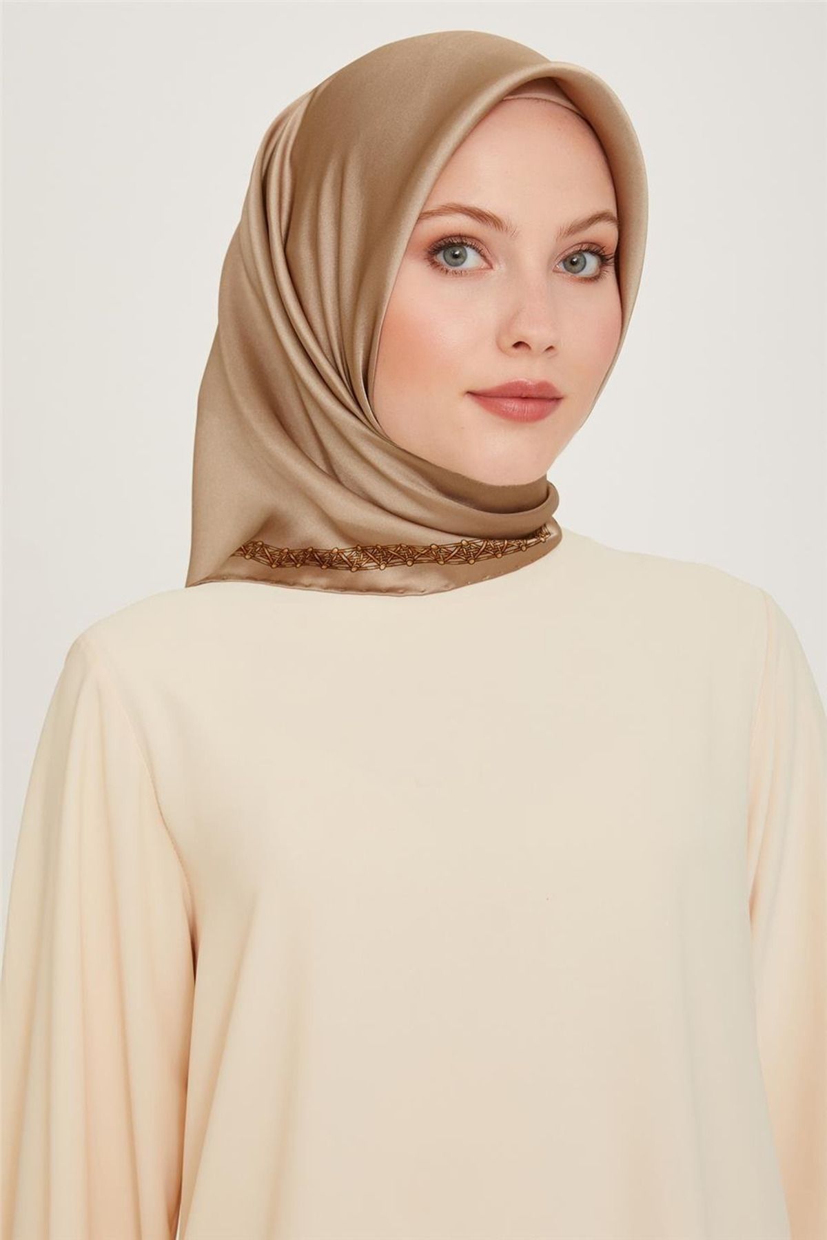 Armine DJ SAF İPEK EŞARP 9260D (S) ( SURA) 90 x 90 Camıl 05