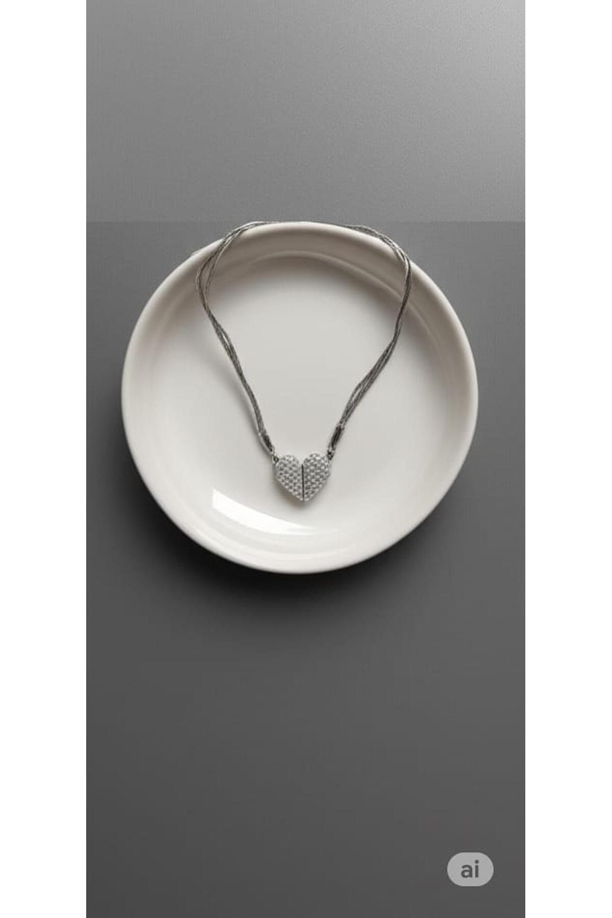 BESMYAR JEWELS MIKNATISLI AYRILABİLEN ÇİFT KALP KOLYE