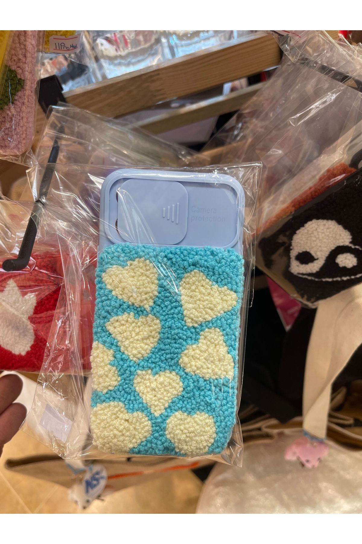 Nsk Textile Boutique Punch Nakışı El İşlemesi Turkuaz Kılıf - Beyaz Kalp Desenli iPhone 11 Pro Uyumlu