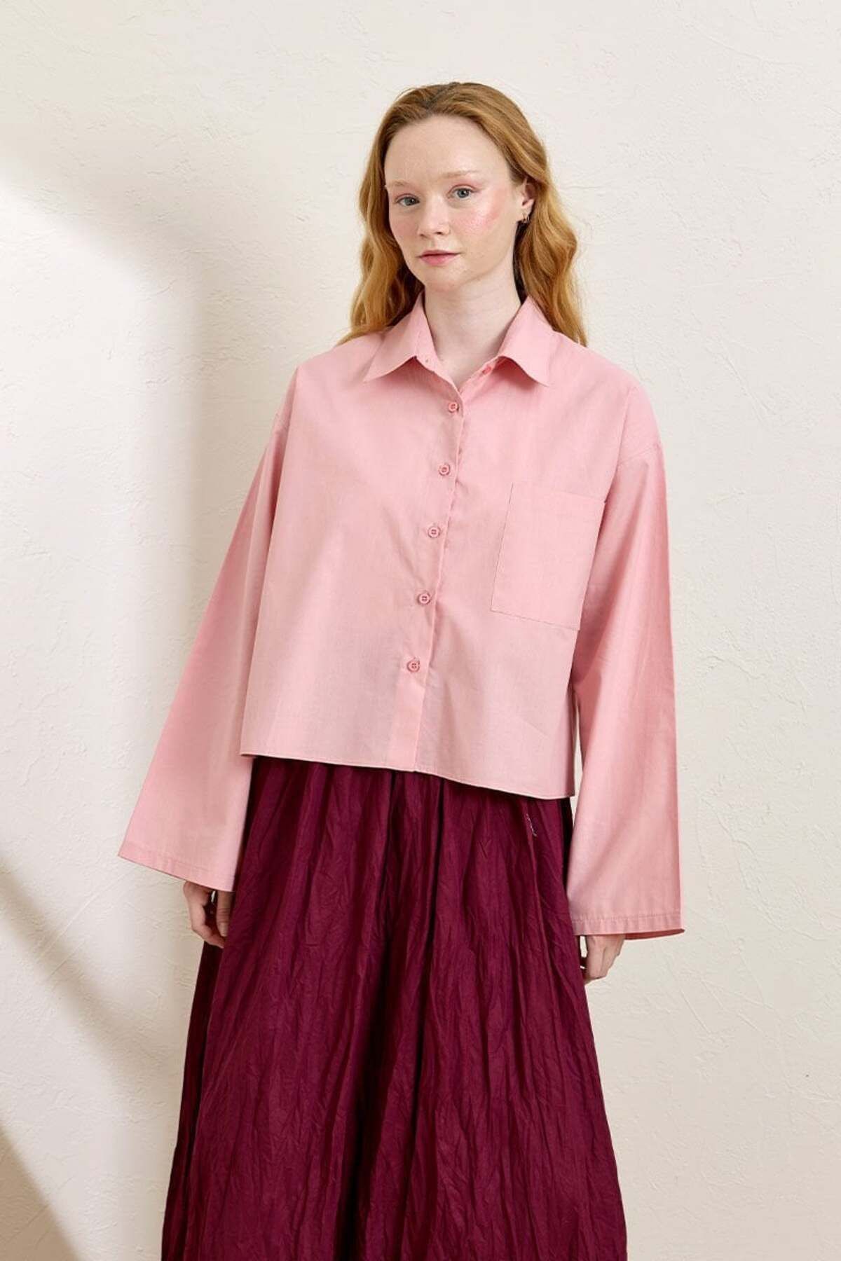 Ceylan Otantik Soft Pembe Tek Cepli Crop Gömlek