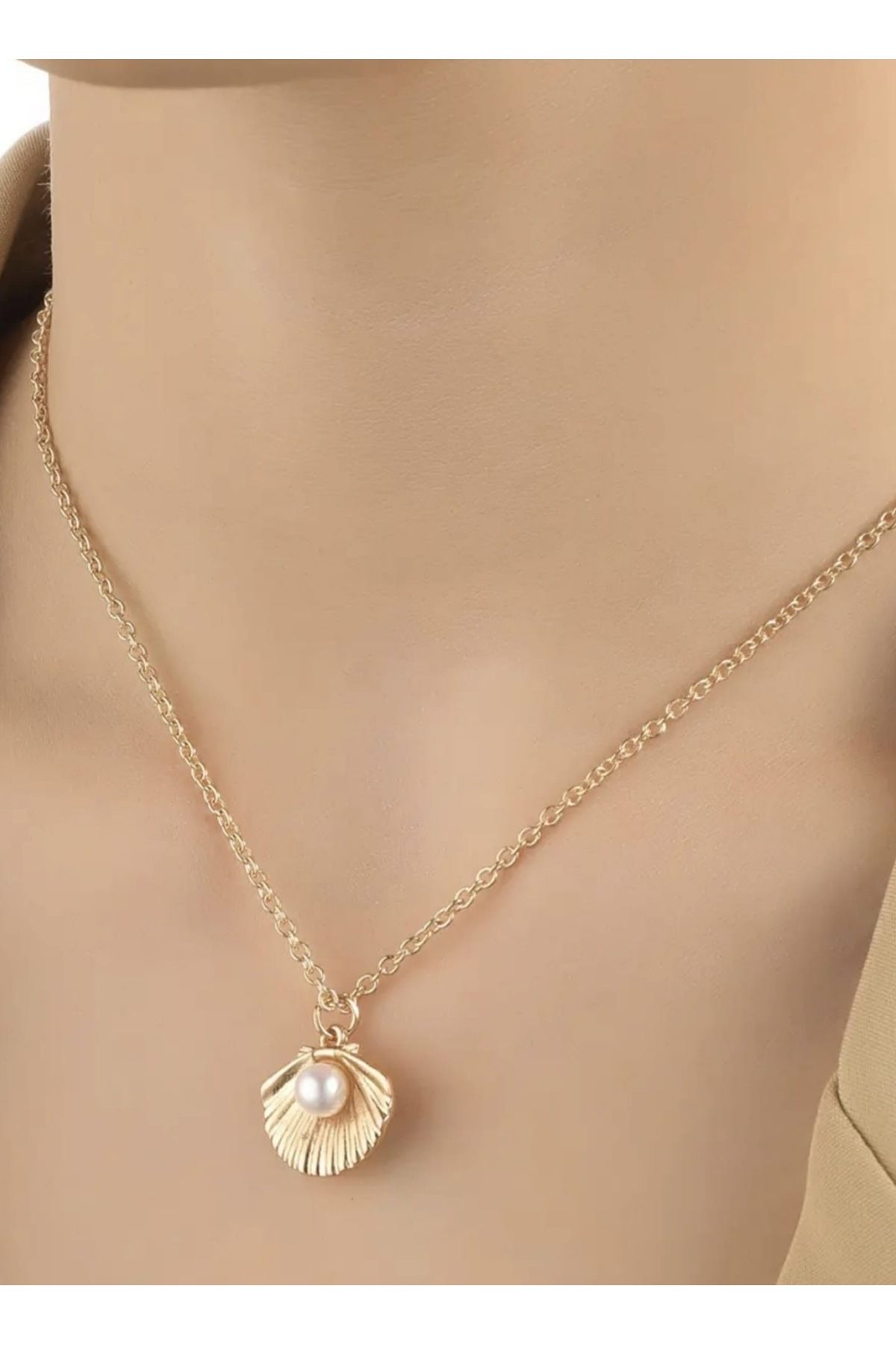 monalisatoka Kadın İncili İstiridye Uçlu Gold Kolye