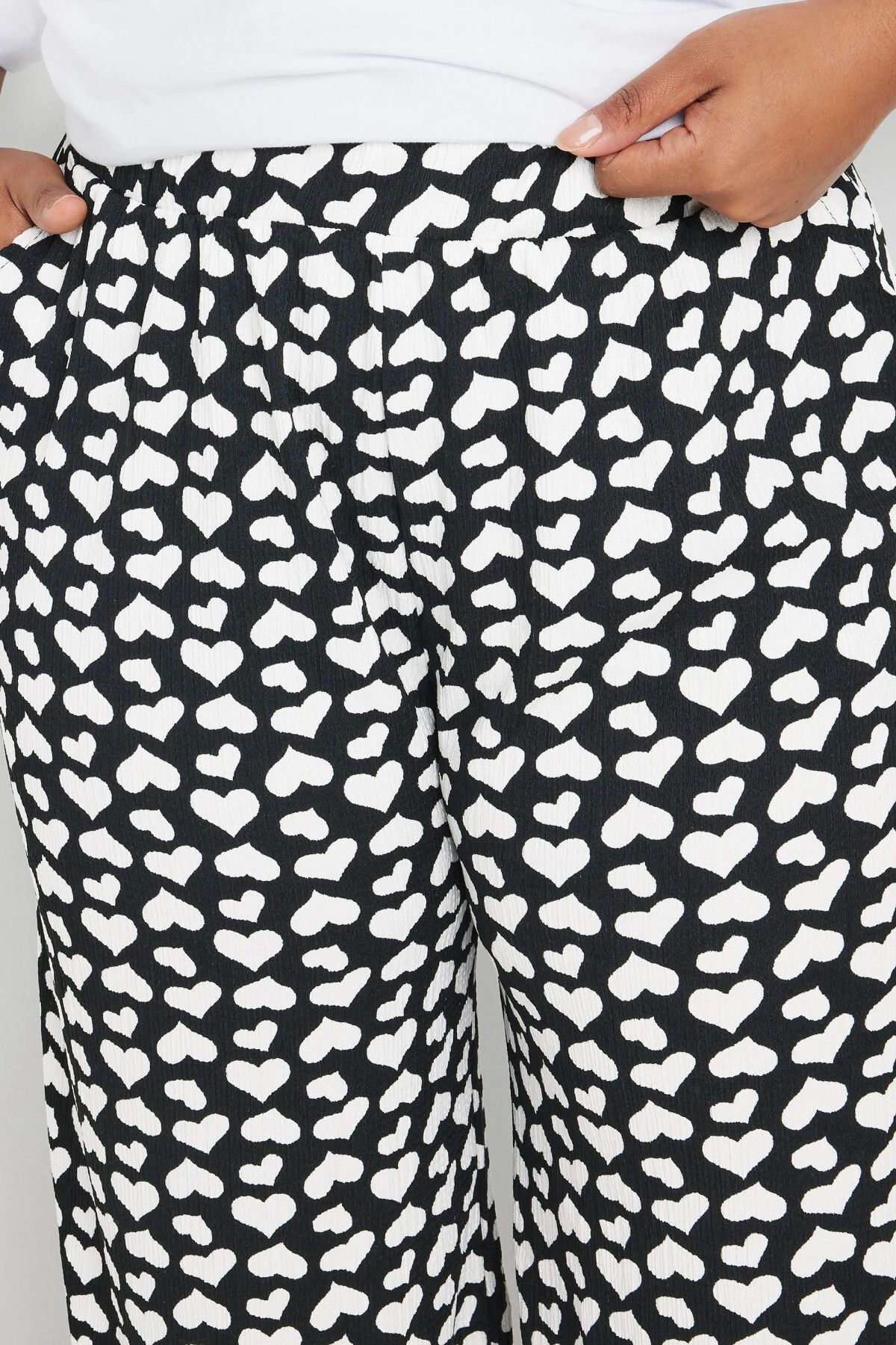 Stil Diva-Plus Size Elastic Waist Wide Leg Heart Patterned Trousers with Pockets 303492 4