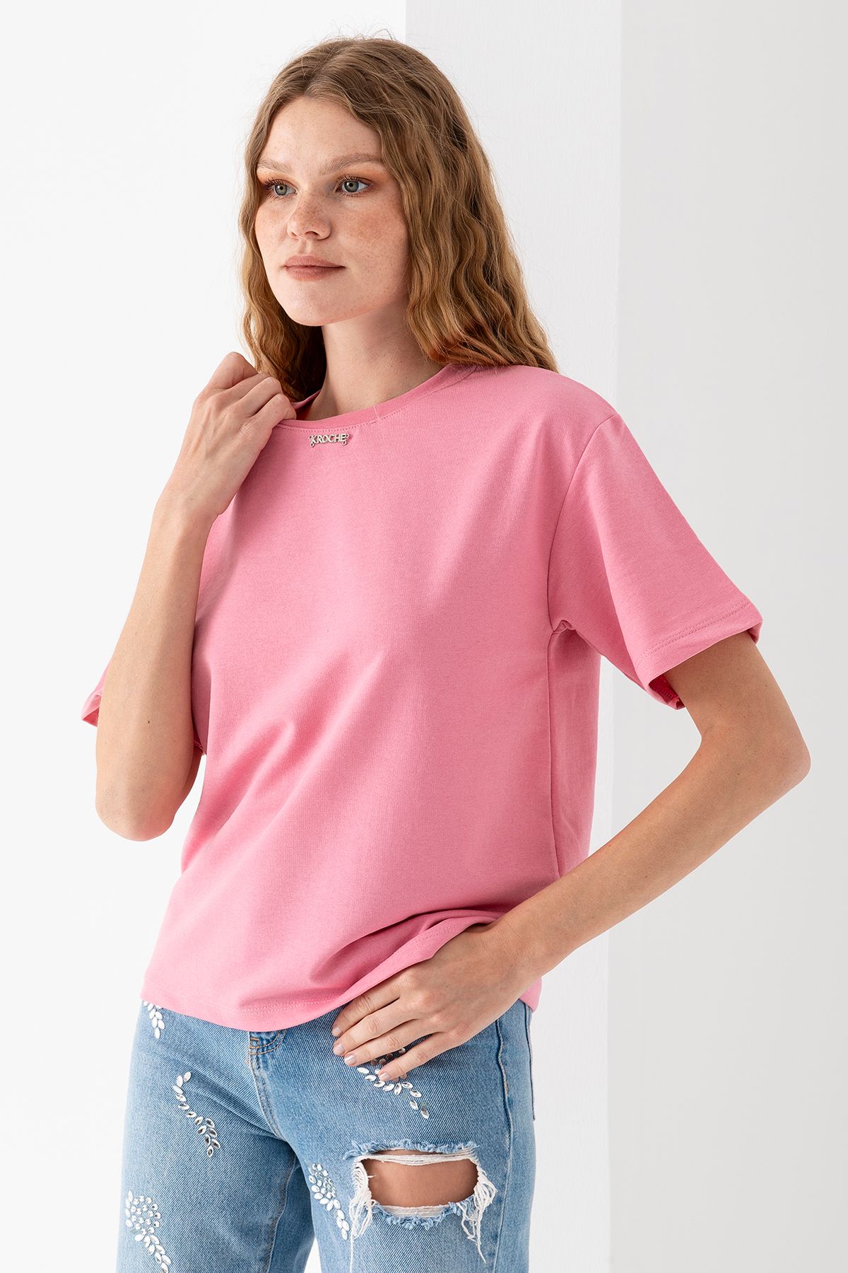 GİYSA Kadın Bisiklet Yaka Kroche Aksesuarlı T-Shirt Pembe - 25779