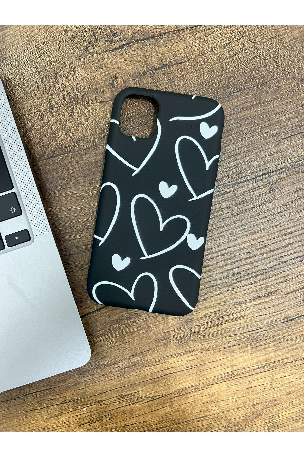 HZR Iphone 11 Siyah Büyük Kalp Desenli Silikon Kılıf
