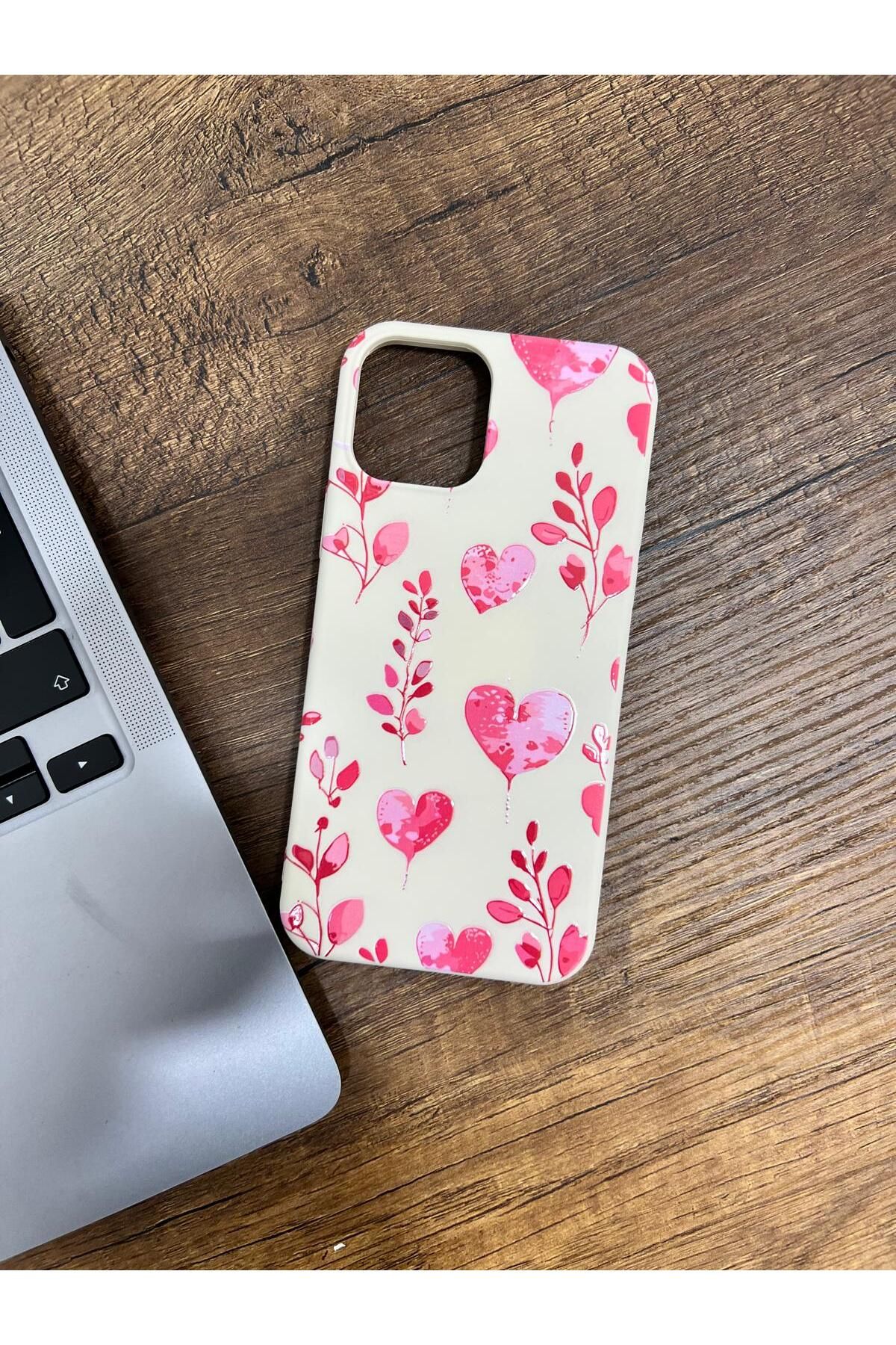 HZR Iphone 12/12Pro Beyaz Büyük Pembe Kalp Desenli Silikon Kılıf