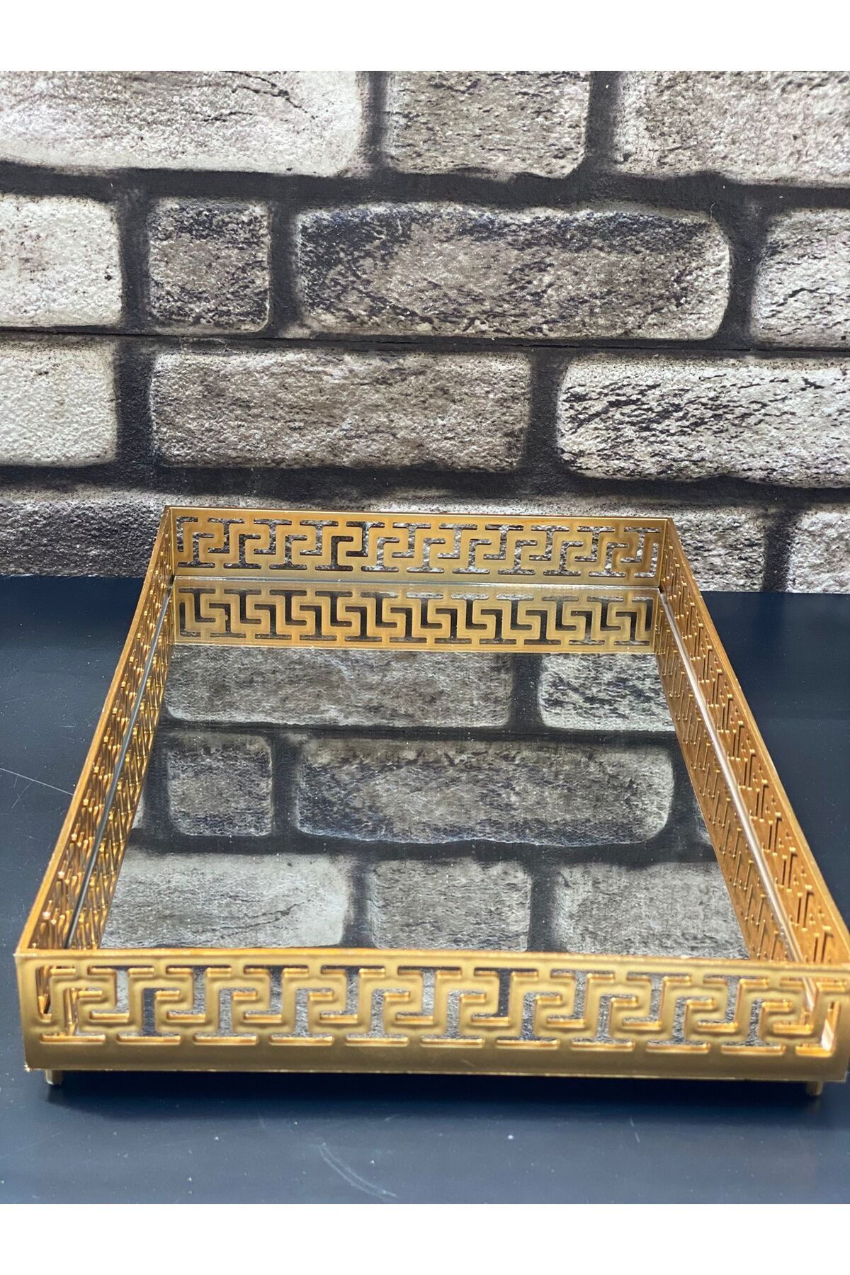 PERLAEVKAHVE Altın Renk Plastik Kenarlı Aynalı Dekoratif Tepsi 40x27 cm