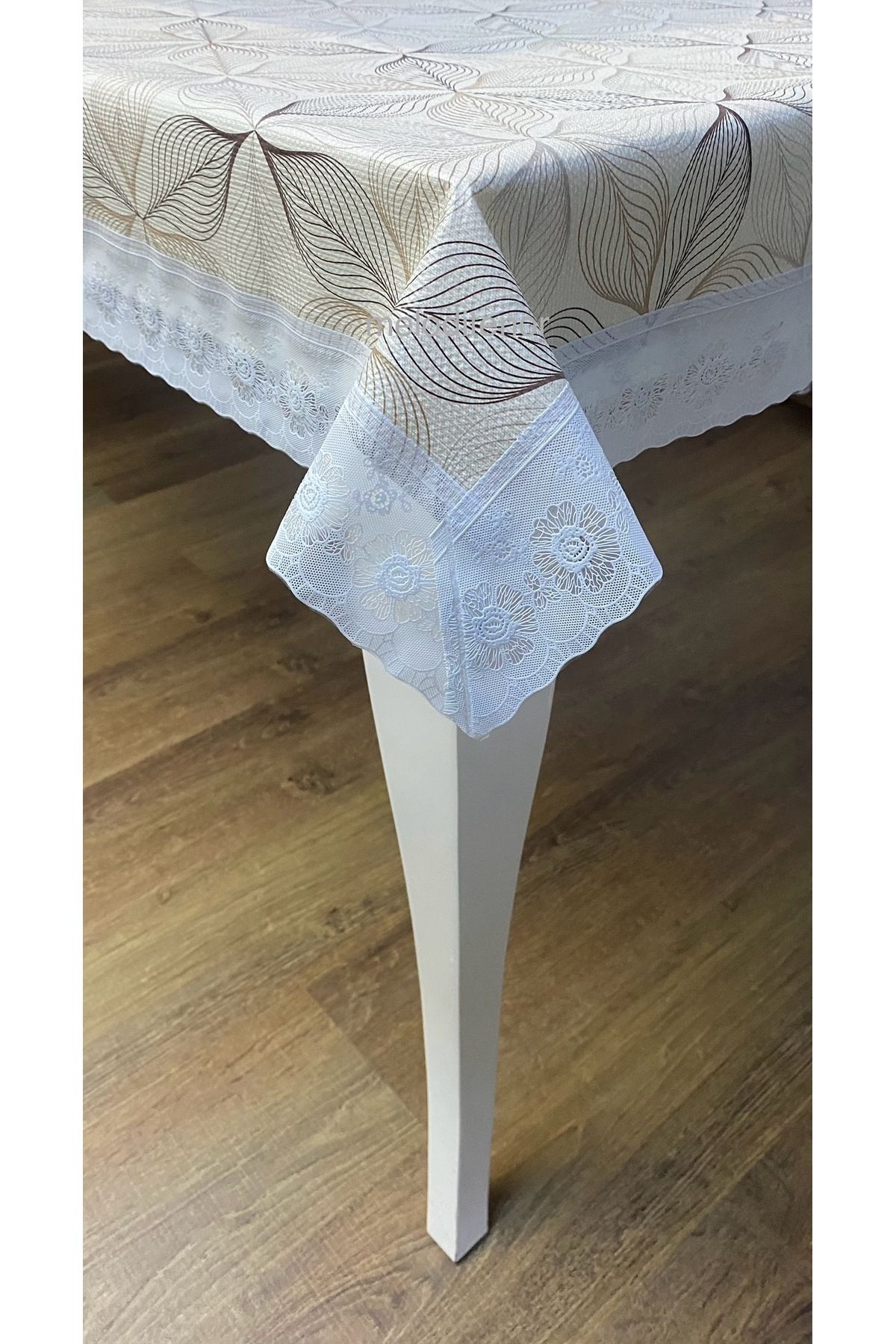 Decoline Dantel kenarlı kaydırmaz taban silinebilir pvc dikdörtgen muşamba masa örtüsü 122x155 cm
