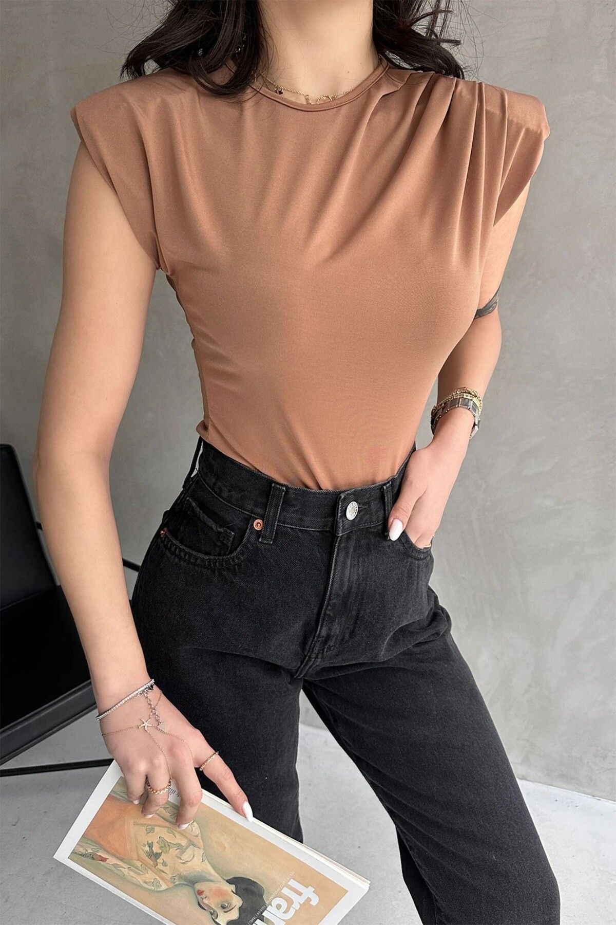 H&E LUXURY DESIGN Kadın Omuzu Vatkalı Sandy Bluz
