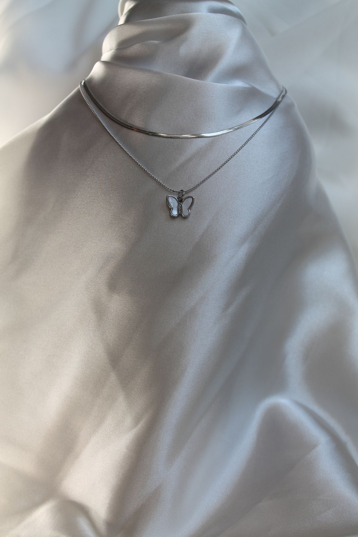 TEDDY JEWELLRY Taşlı Beyaz Kelebek Figürlü Silver Çelik Kolye