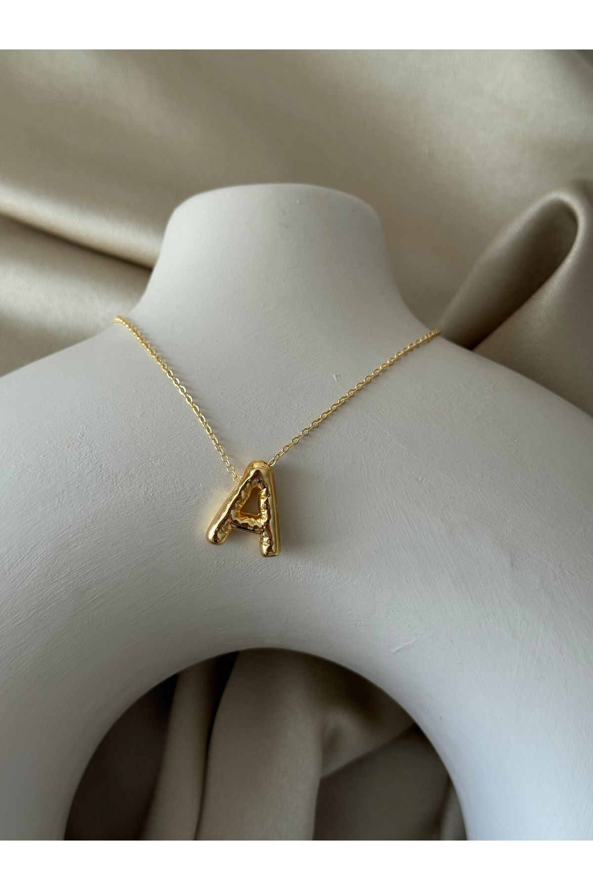 Butik Gold altın renkli balon A harf kolye