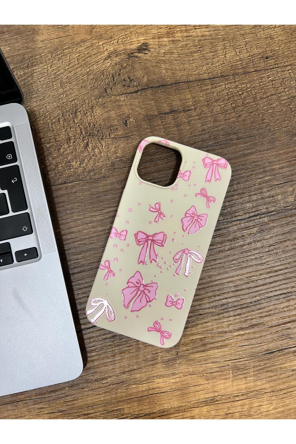 HZR Iphone 13 Bej Pembe Kurdele Desenli Silikon Kılıf