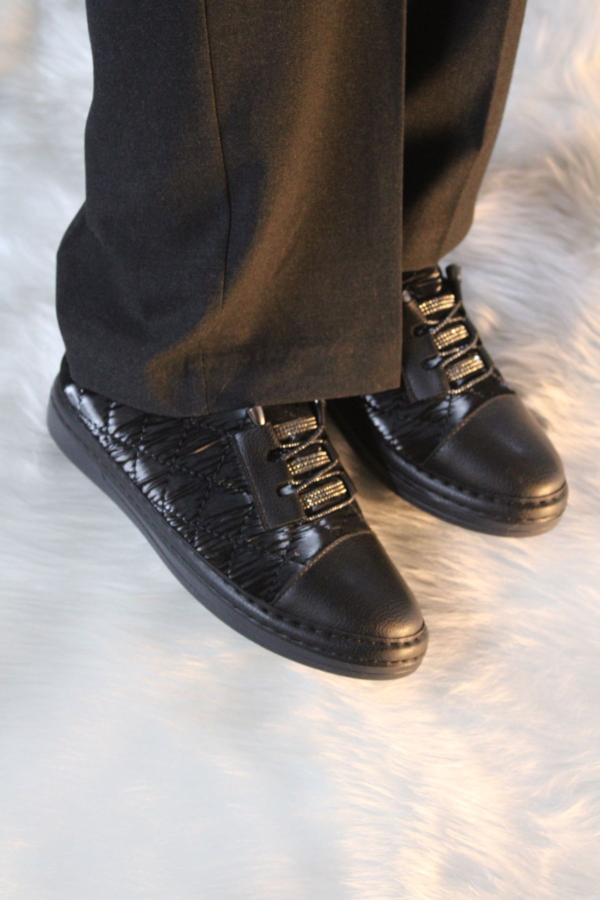 mybellashoes Kadın Siyah Paraşüt Kumaş Taş Detaylı Lastik Bağcıklı Spor Ayakkabı