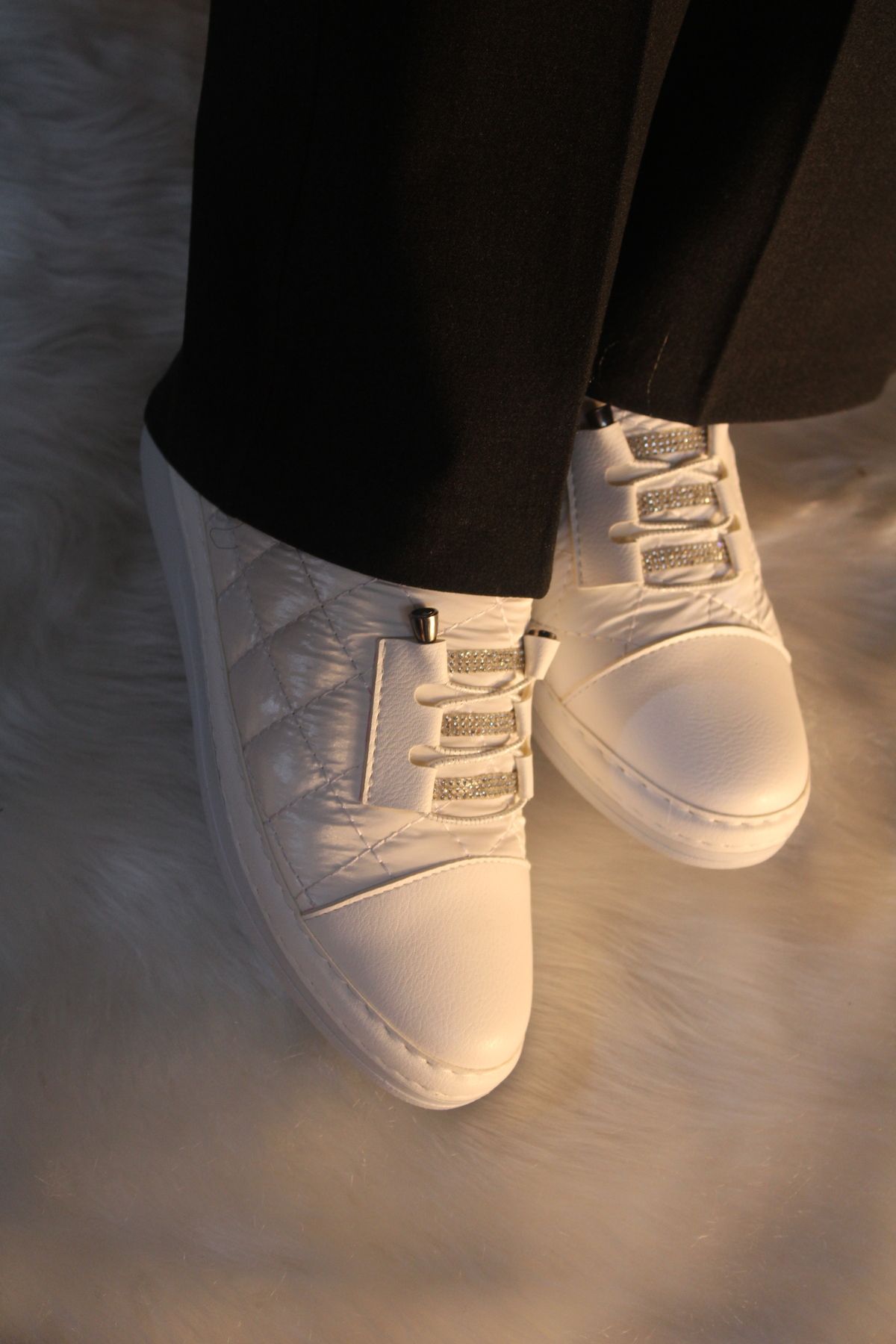 mybellashoes Kadın Beyaz Paraşüt Kumaş Taş Detaylı Lastik Bağcıklı Spor Ayakkabı