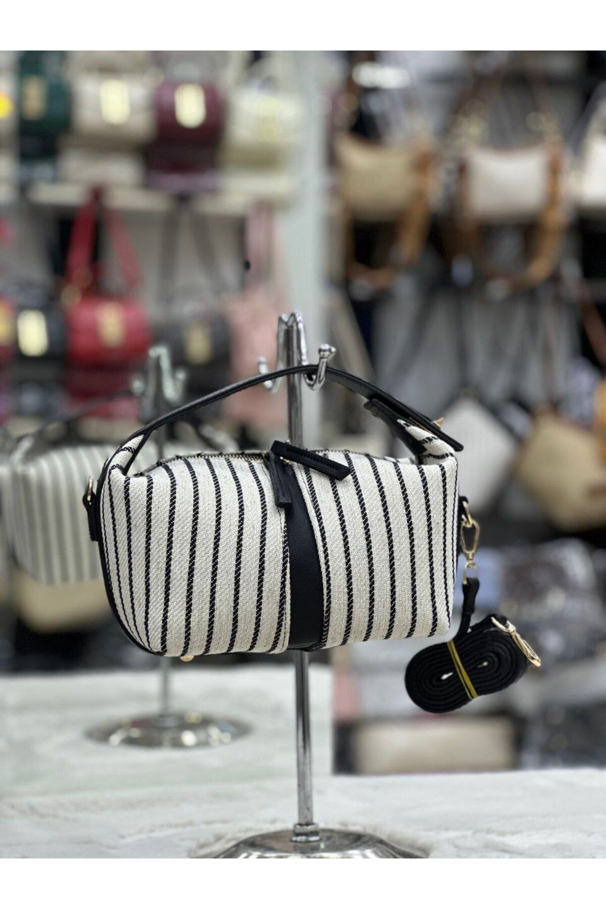 bynarincollection günlük sandal model kol çantası