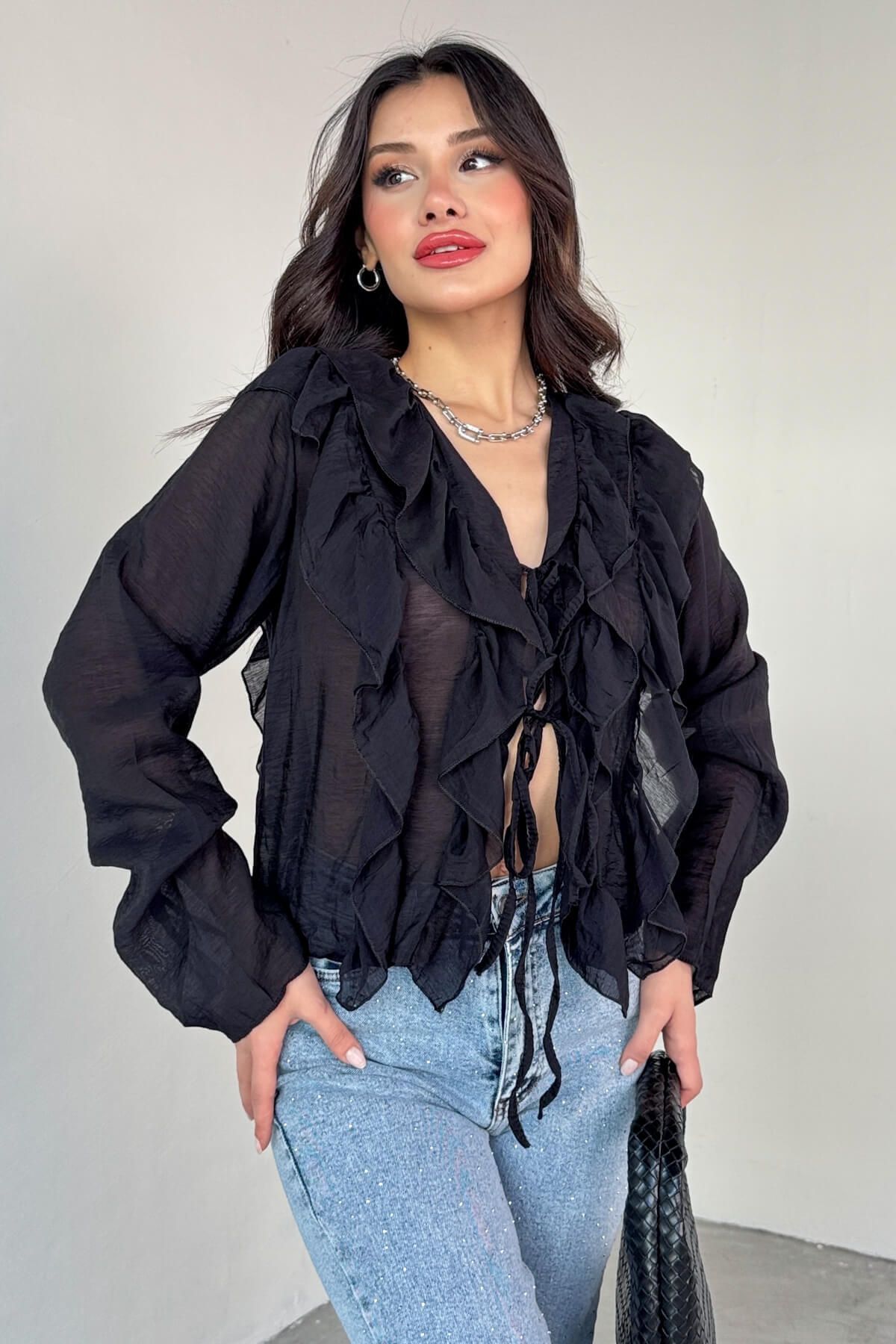 Cappmoda BLZ-06287 Siyah Fırfır Detaylı Bağlamalı Uzun Kollu Bluz