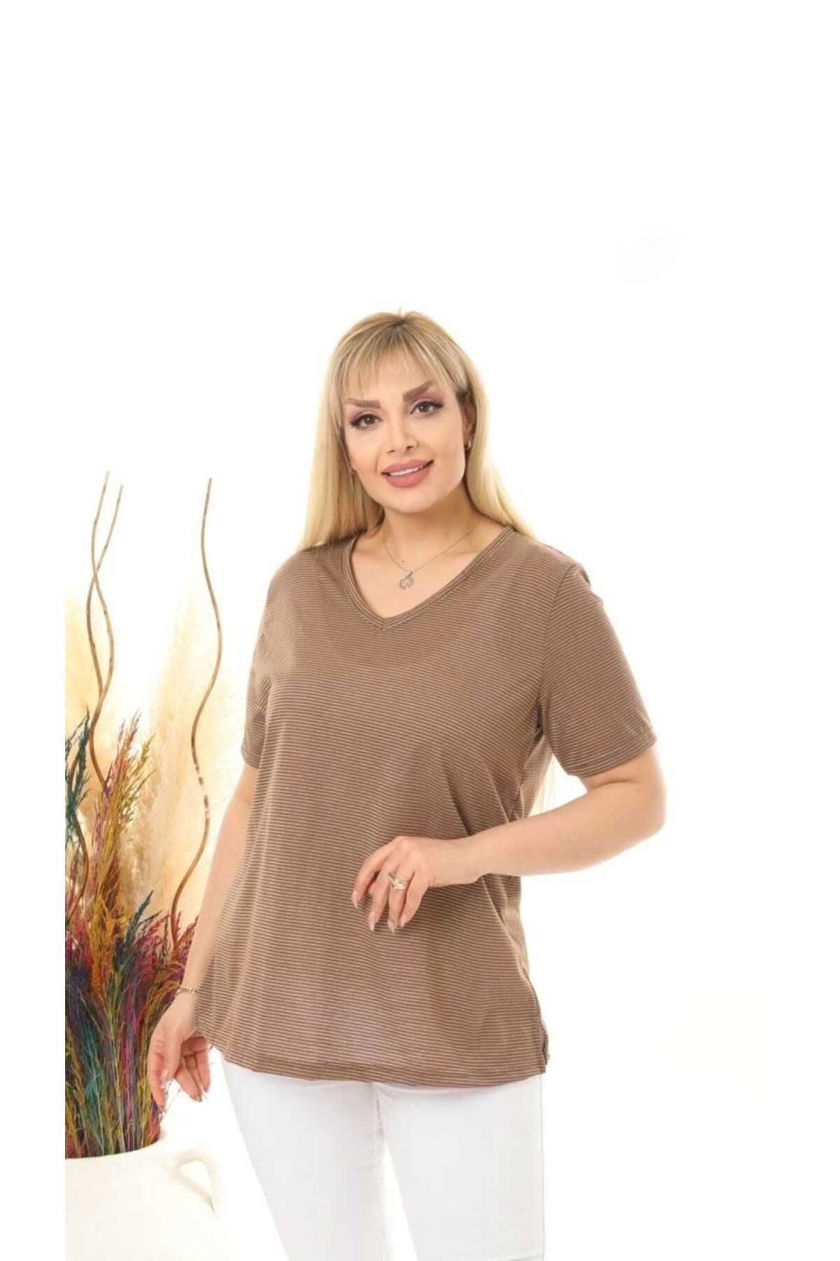 ViolettaXL KADIN BÜYÜK BEDEN V YAKA SİMLİ ÇİZGİLİ VİSKON TSHIRT