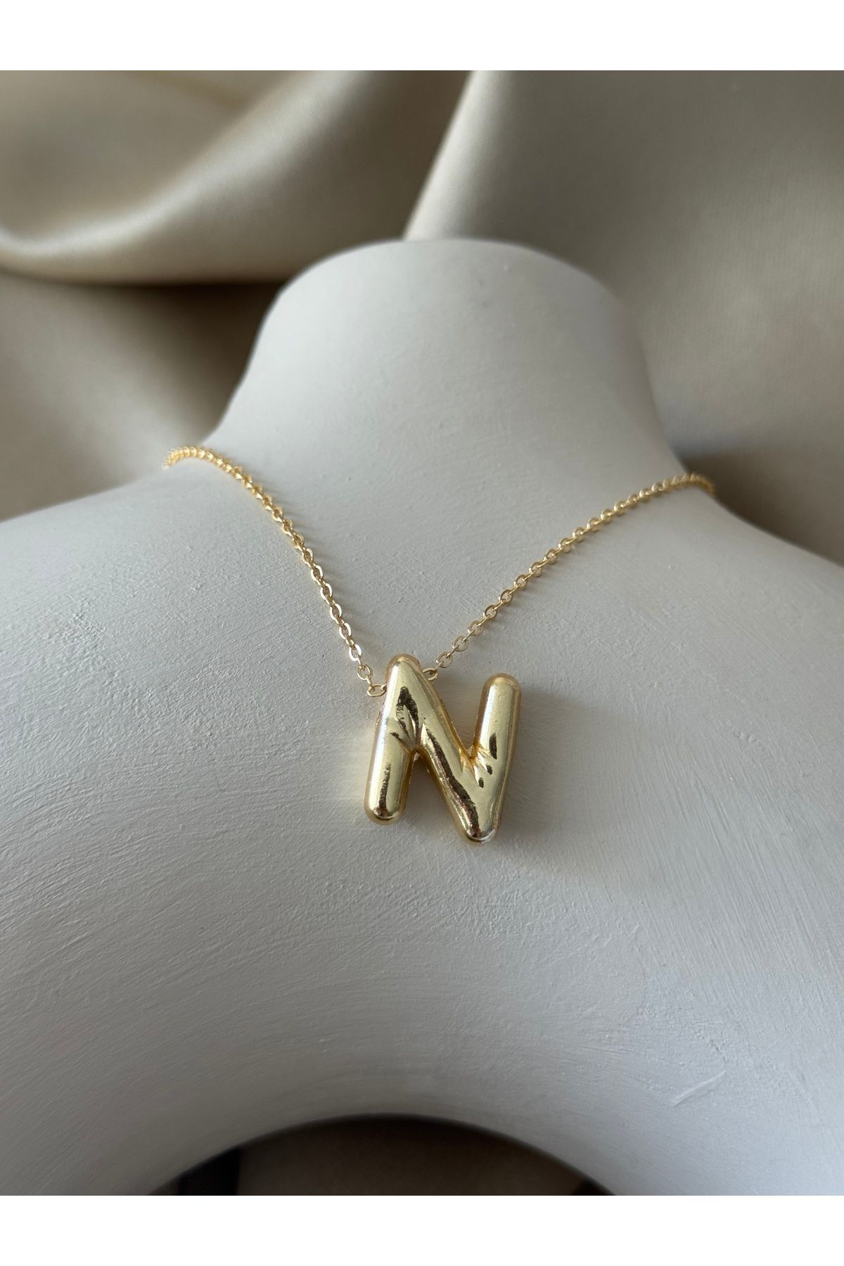 Elzeyaaccessory Gold balon N harf kolye