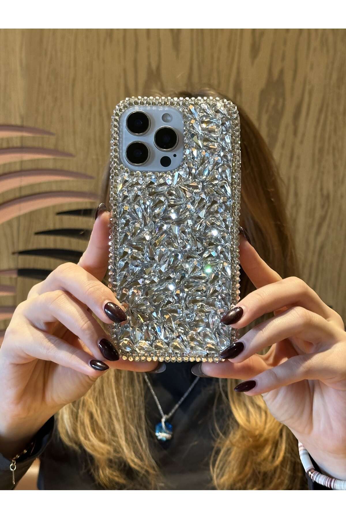 Paladyum Case iPhone 15 Pro Uyumlu Lüks Gümüş Kristal Taşlı Kılıf