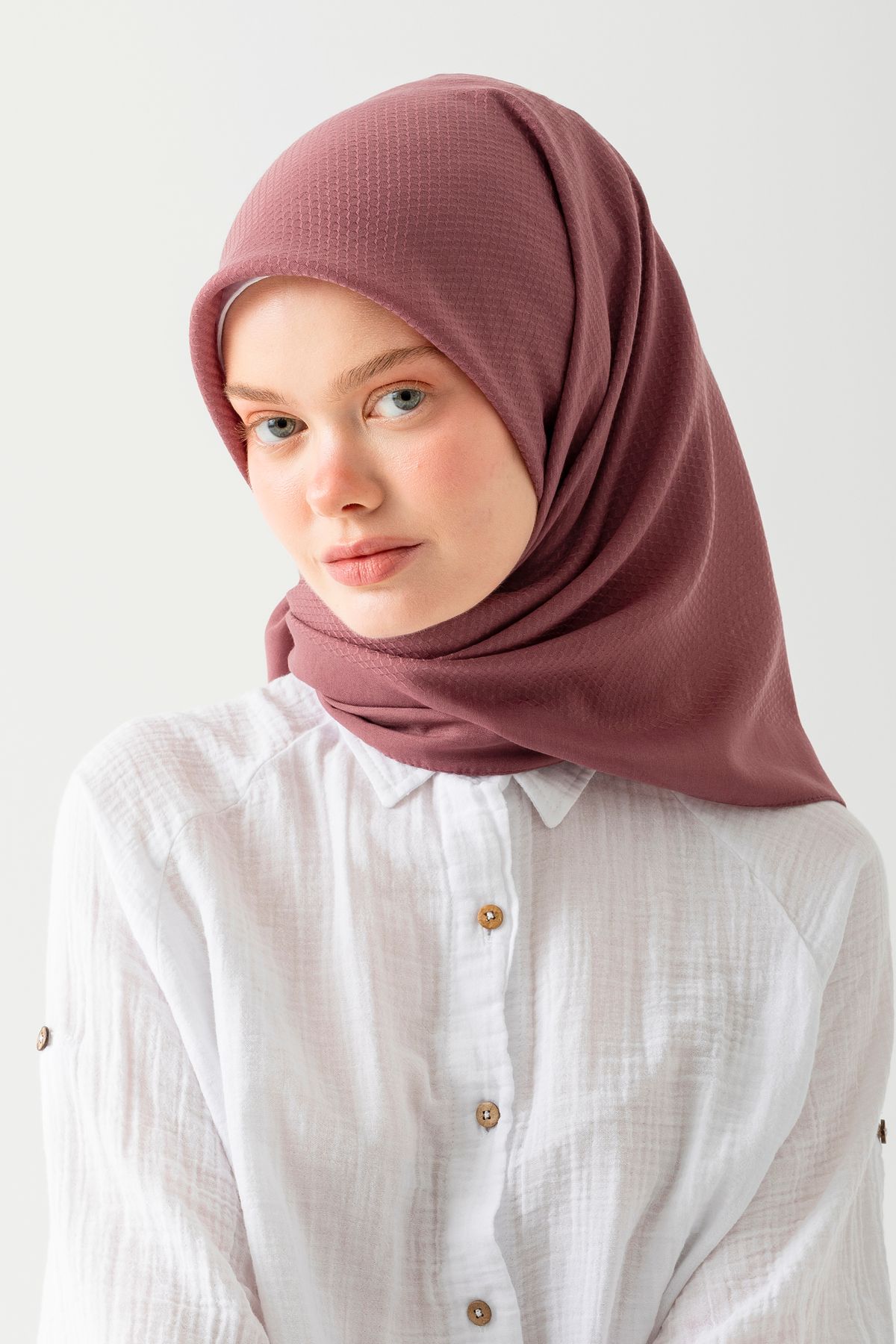 Wega Moda Pamuk Jakar Eşarp, Doğal Ve Şık Görünüm, Jakarlı Pamuk Eşarp, Soft Pamuk Eşarp.