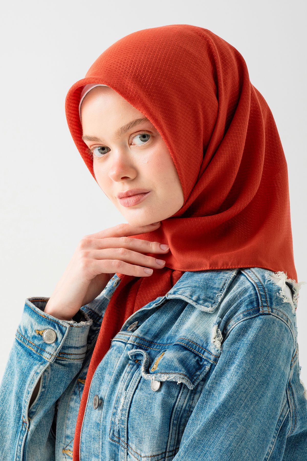 Wega Moda Pamuk Jakar Eşarp, Doğal Ve Şık Görünüm, Jakarlı Pamuk Eşarp, Soft Pamuk Eşarp.