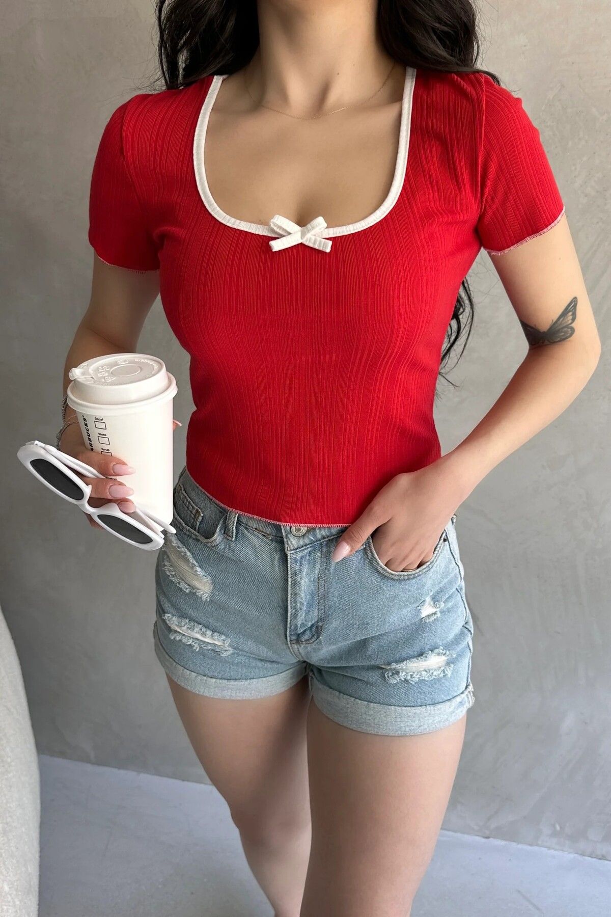 LOBOLIC Kadın Havuz Yaka Biye Detaylı Crop Bluz