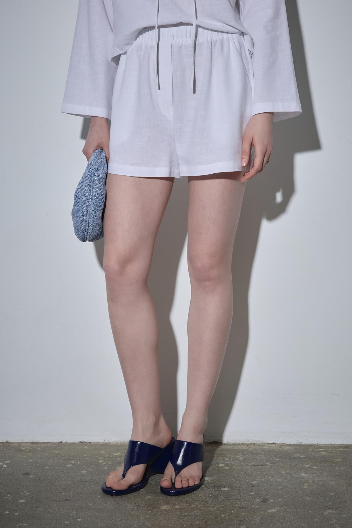 Suud Collection-White Zoe Basic Linen Shorts 7