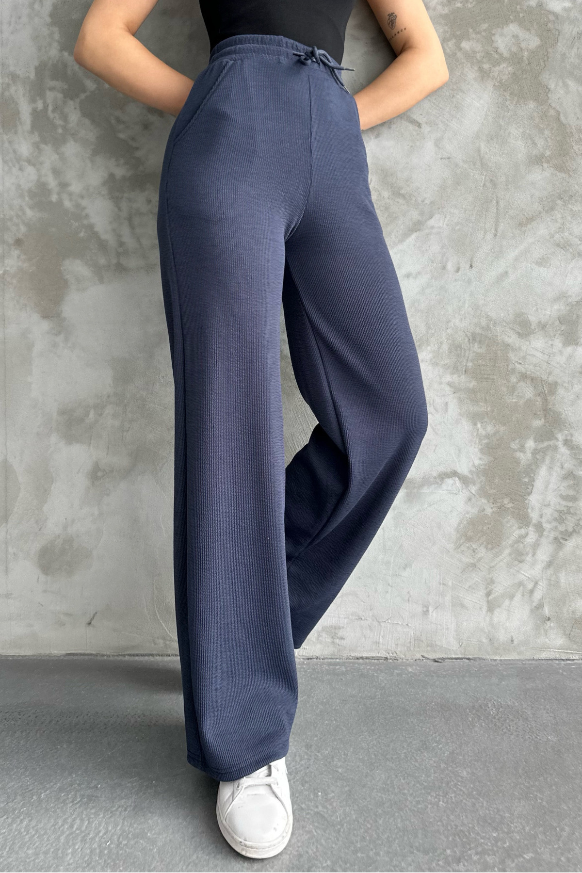 macharel jeans-Pantaloni de sezon pentru femei de sezon nou - cu picioare late, velur, talie elastică 5