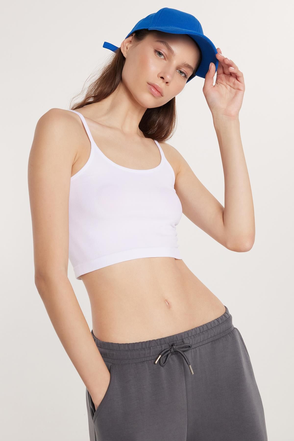 Tudors Kadın Slim Fit Dar Kesim İnce Askılı U Yaka Beyaz Atlet