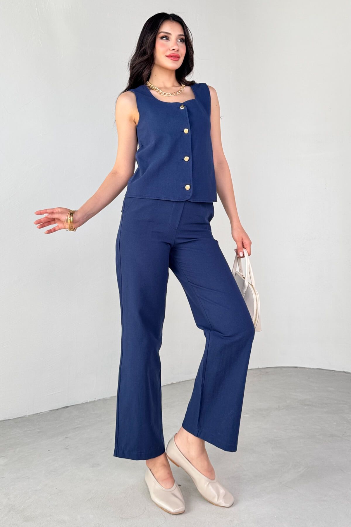 Cappmoda TKM-13292 Lacivert Gold Düğme Detay Yelek Yan Fermuarlı Boru Paça Pantolon İkili Takım