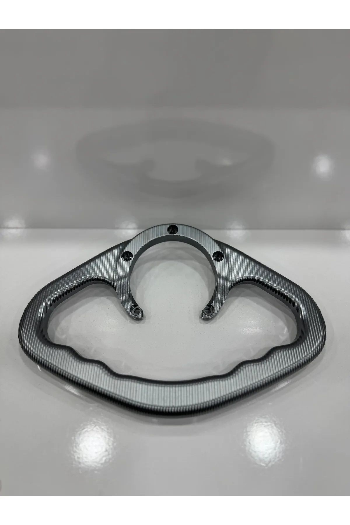 monero YAMAHA DEPO ÜSTÜ YOLCU TUTUNMA BRAKETİ (ARTÇI TUTAMAÇ) TİTANİUM ( MT-25 - YZF R1, R6, R25, R3