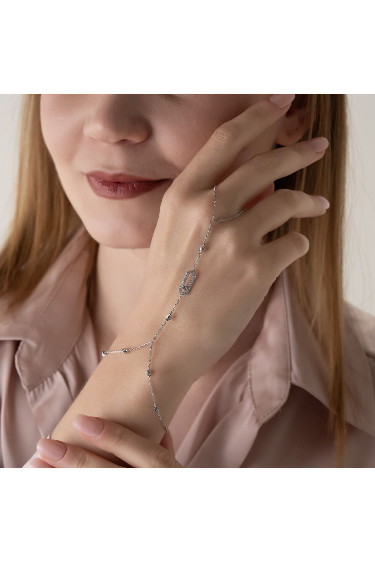 Bijoura Studio Çelik Model Etrafı Zirkon Taşlı Ataç Model Silver Şahmeran