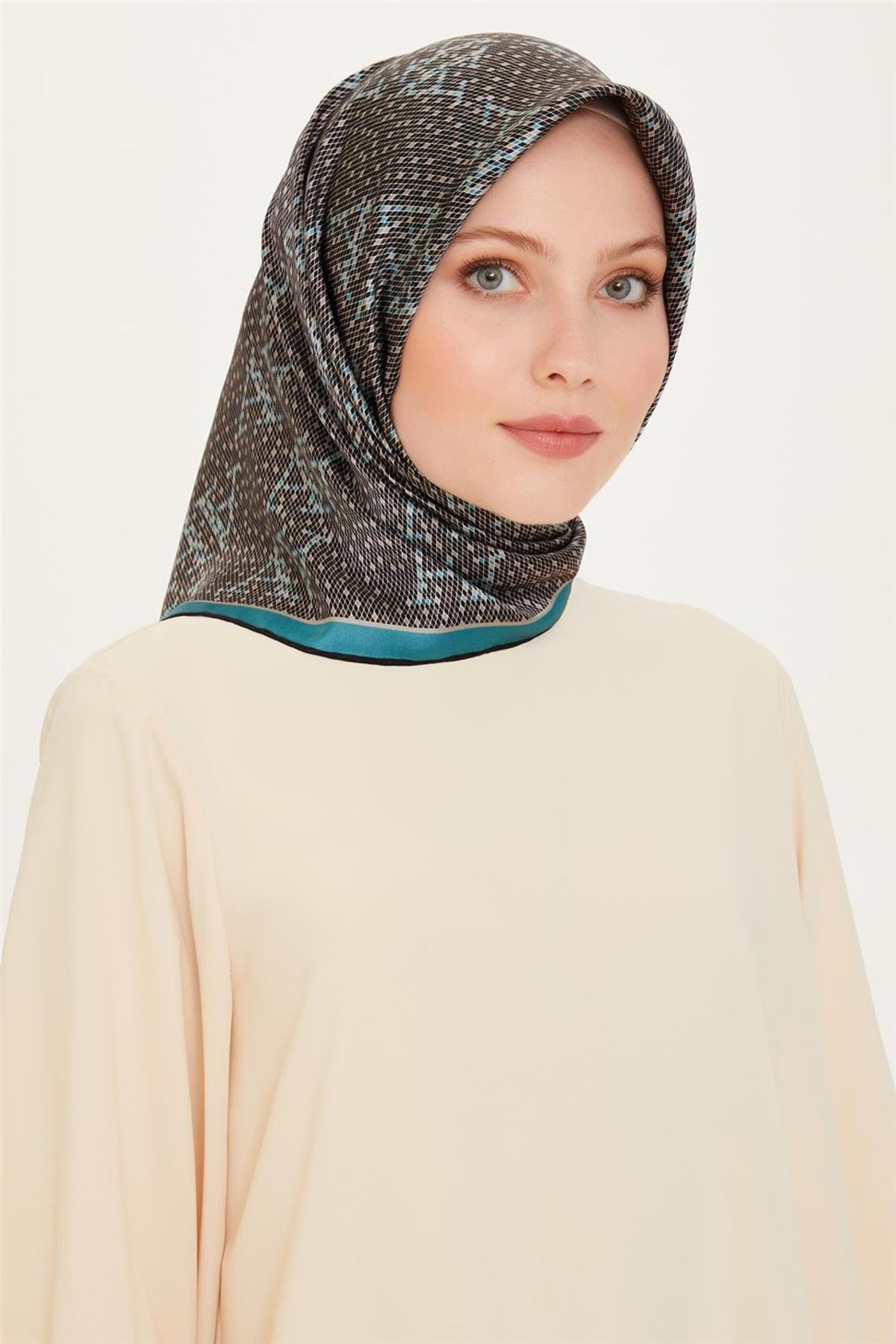 Armine DJ SAF İPEK EŞARP 9228D (S) ( SURA) 90 x 90 Petrol - 04