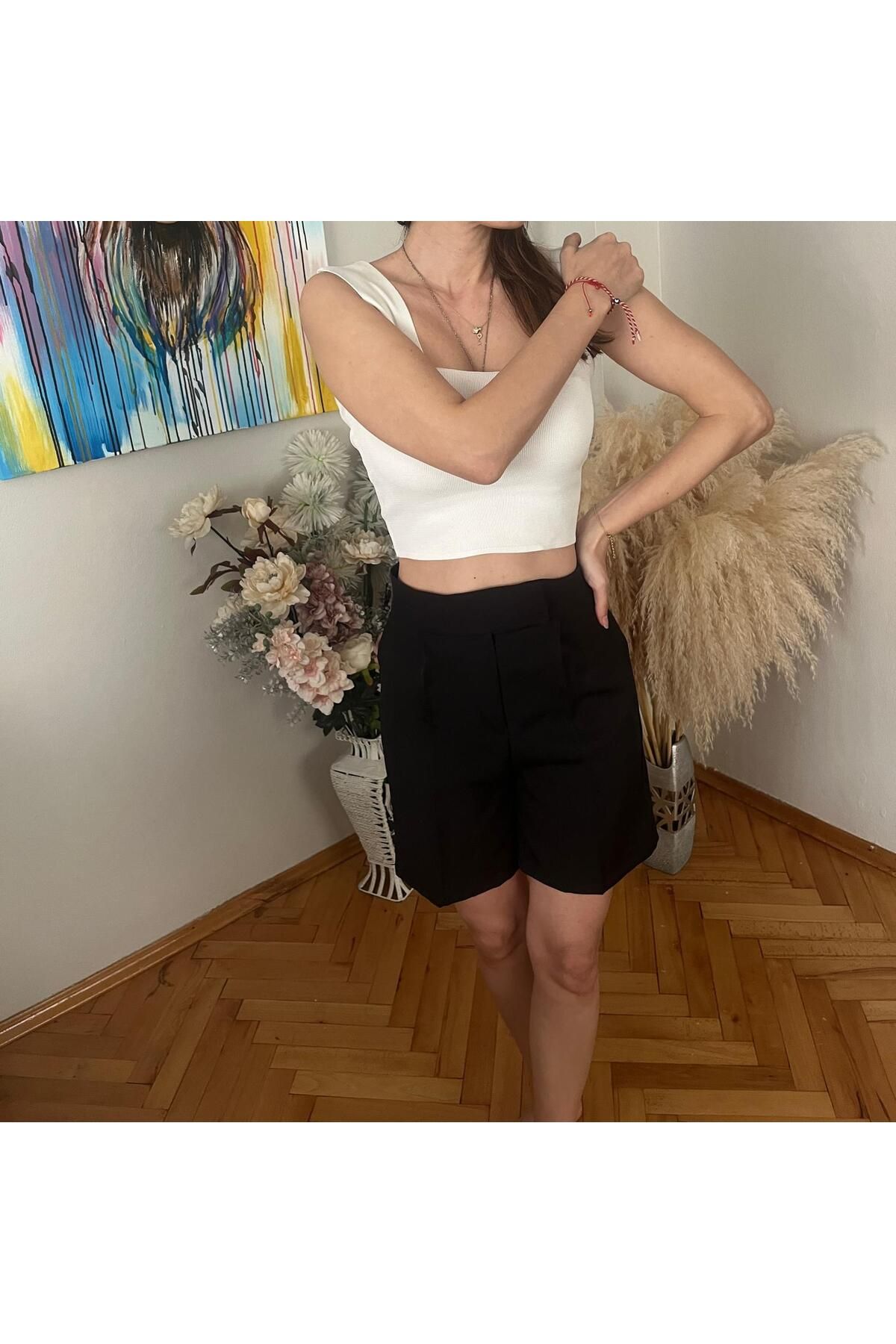ByEsila ŞEHİR BOY PİLELİ BELİ CIRTLI KADIN ŞORT