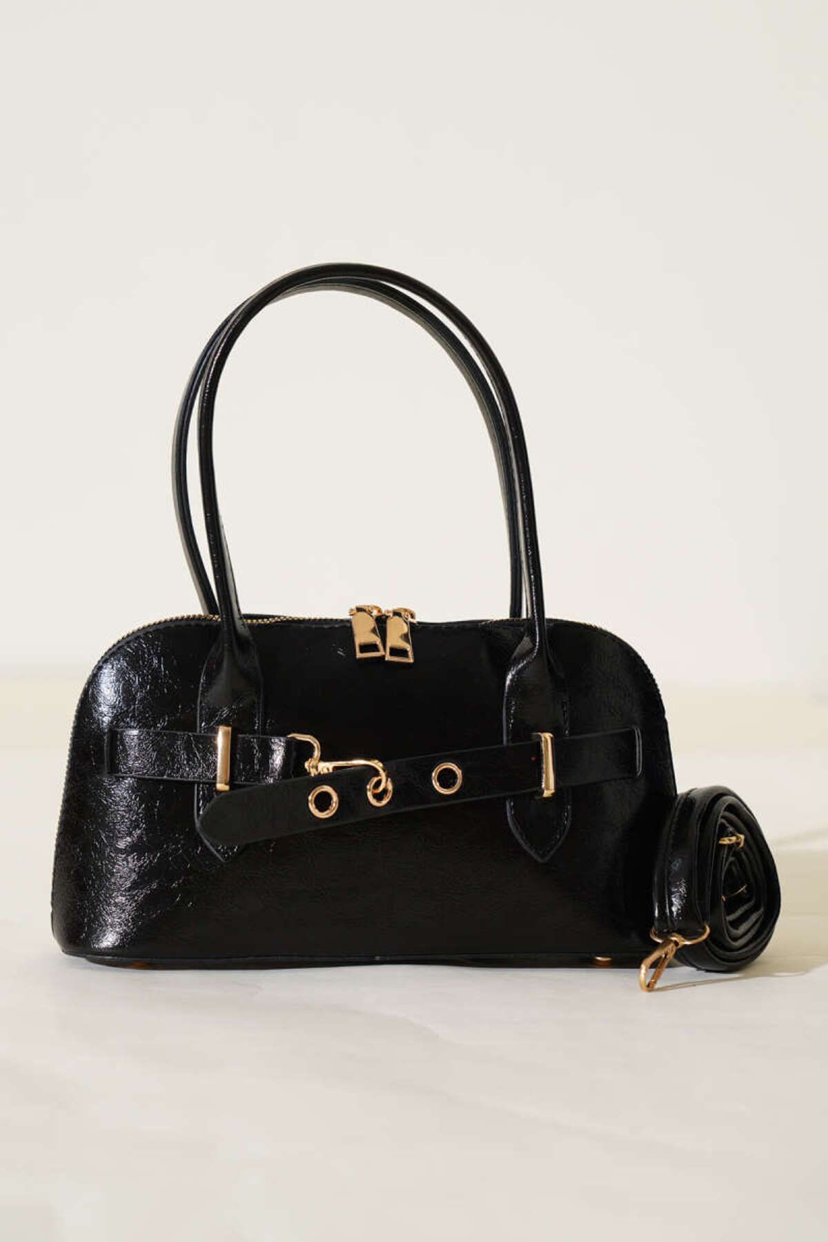 Tugchic Bags Kanca Detaylı Fermuarlı Rugan Çanta Siyah