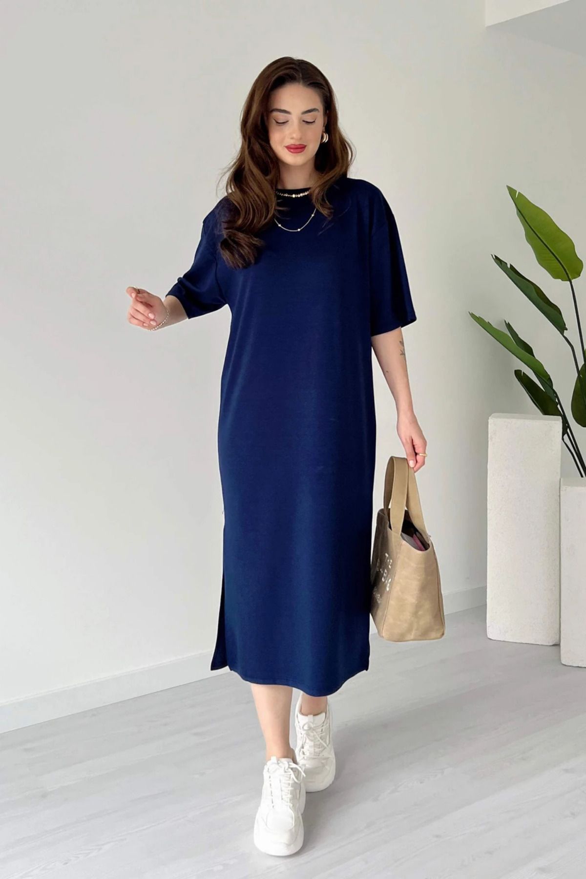TrendyFashion Kadın Lacivert Modal Kumaş Yırtmaçlı Oversize Elbise