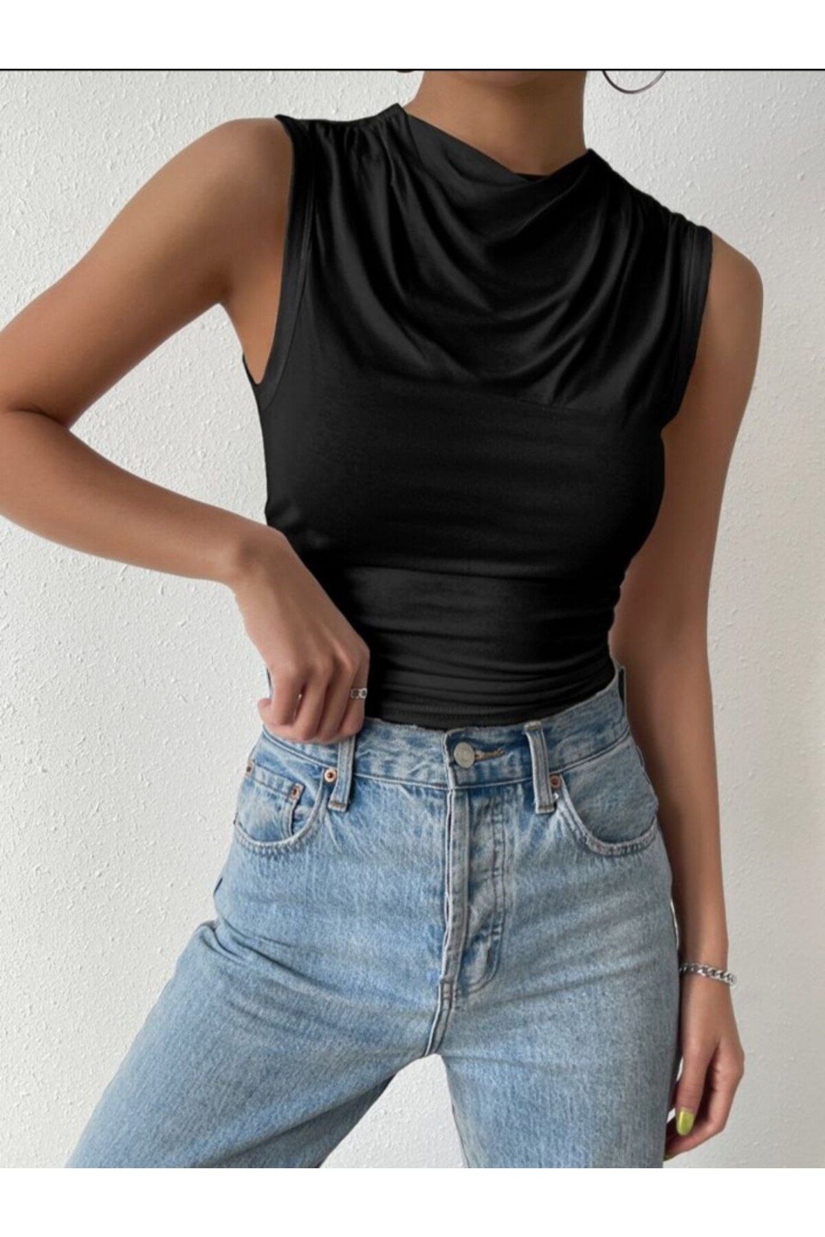 Safir Giyim Fitted/Vücuda Oturan Asimetrik Etek Ucu Detaylı Esnek Örme Bluz