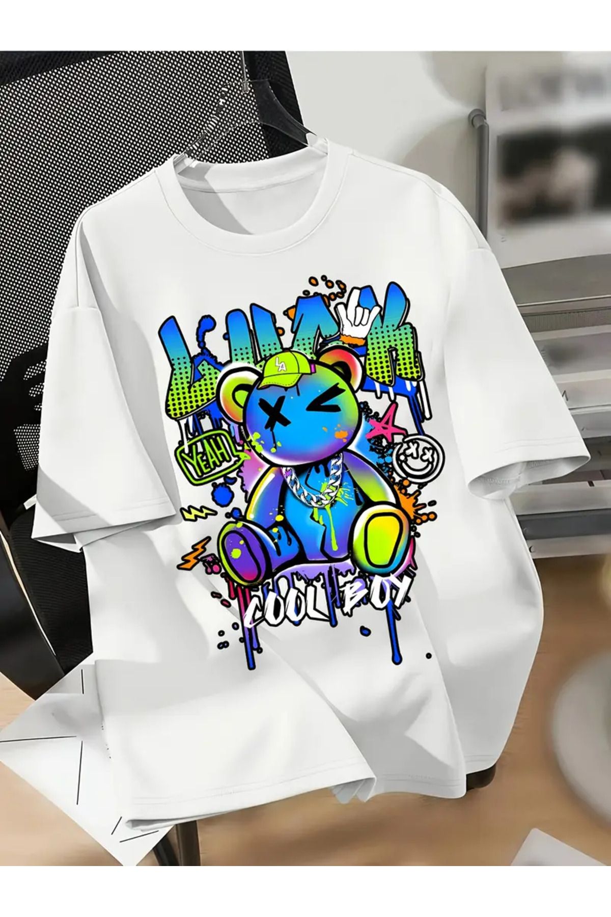 LAND MODA Kadınlar İçin "LUKE YEAH" Desenli Oversize Grafik Ayı Baskılı Tişört - Beyaz,