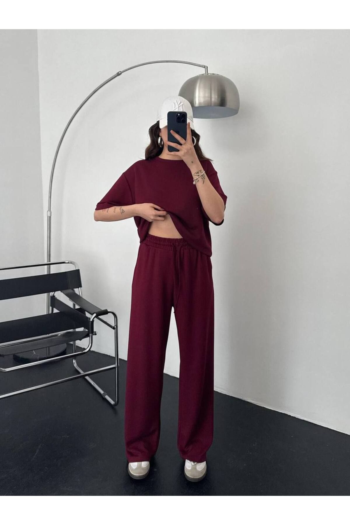 MetuCA Kadın Bordo Kısa Kollu Oversize Tişört ve Bol Paça Rahat Pantolon İkili Takım
