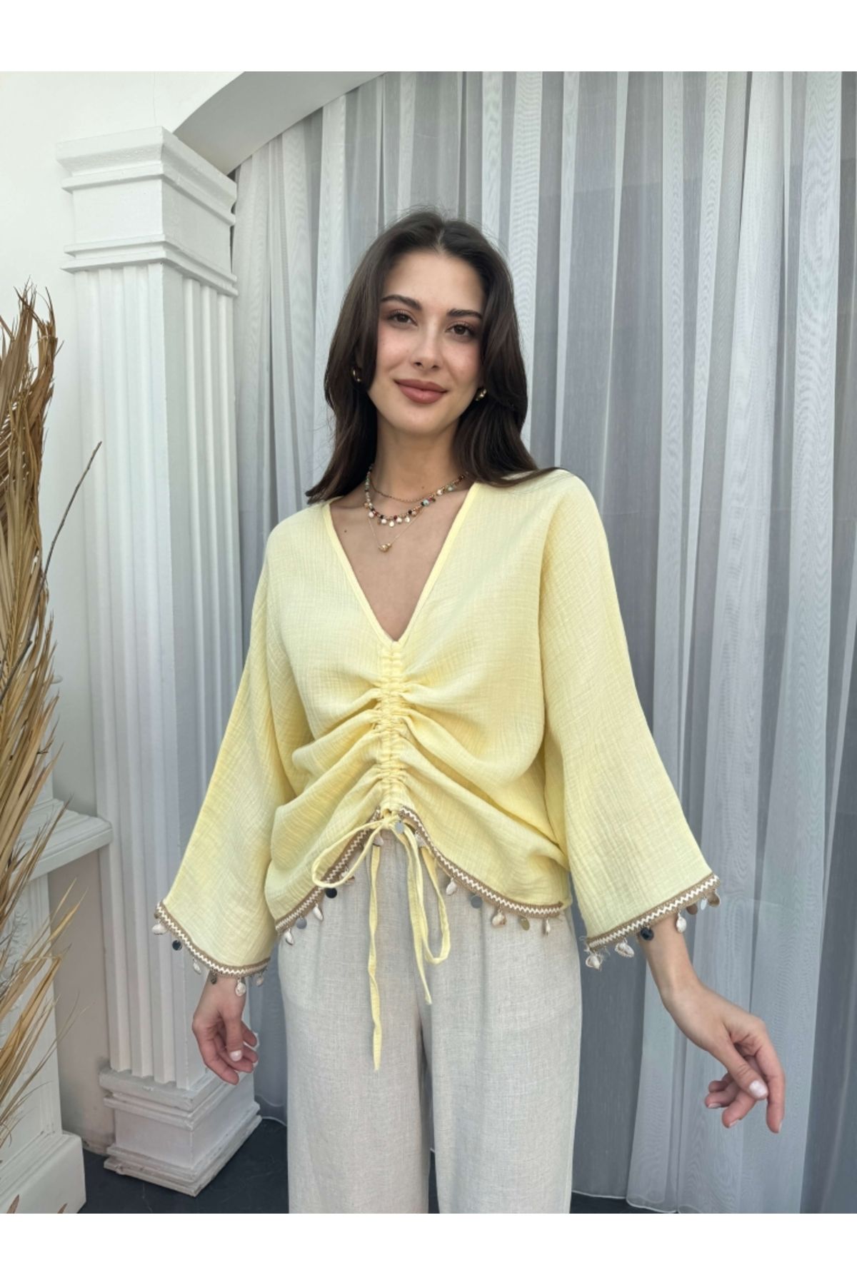 Elif Özbey Butik Sarı Kolları Pullu Müslin Bluz