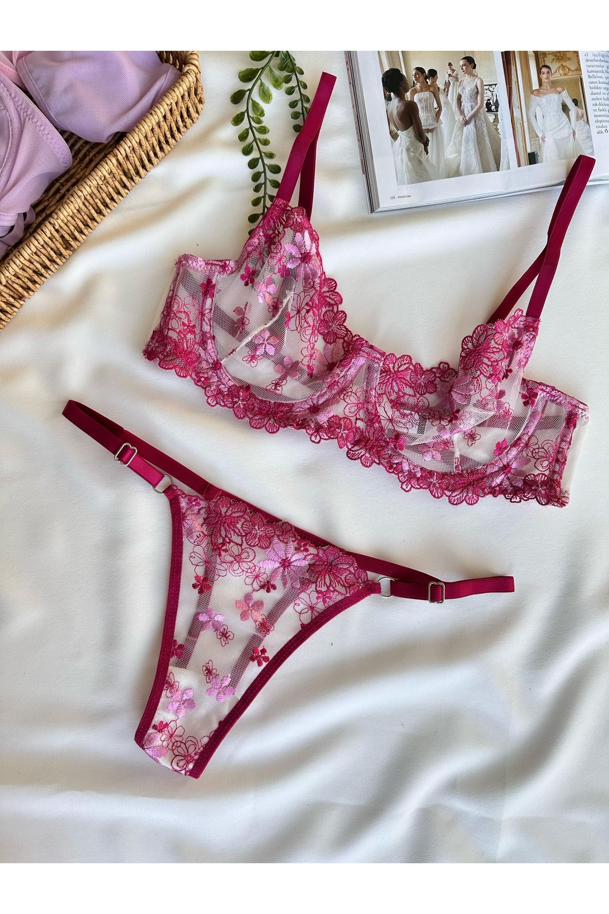 BLUE AVCI LINGERIE Kırmızı Işlemeli Bra Takım