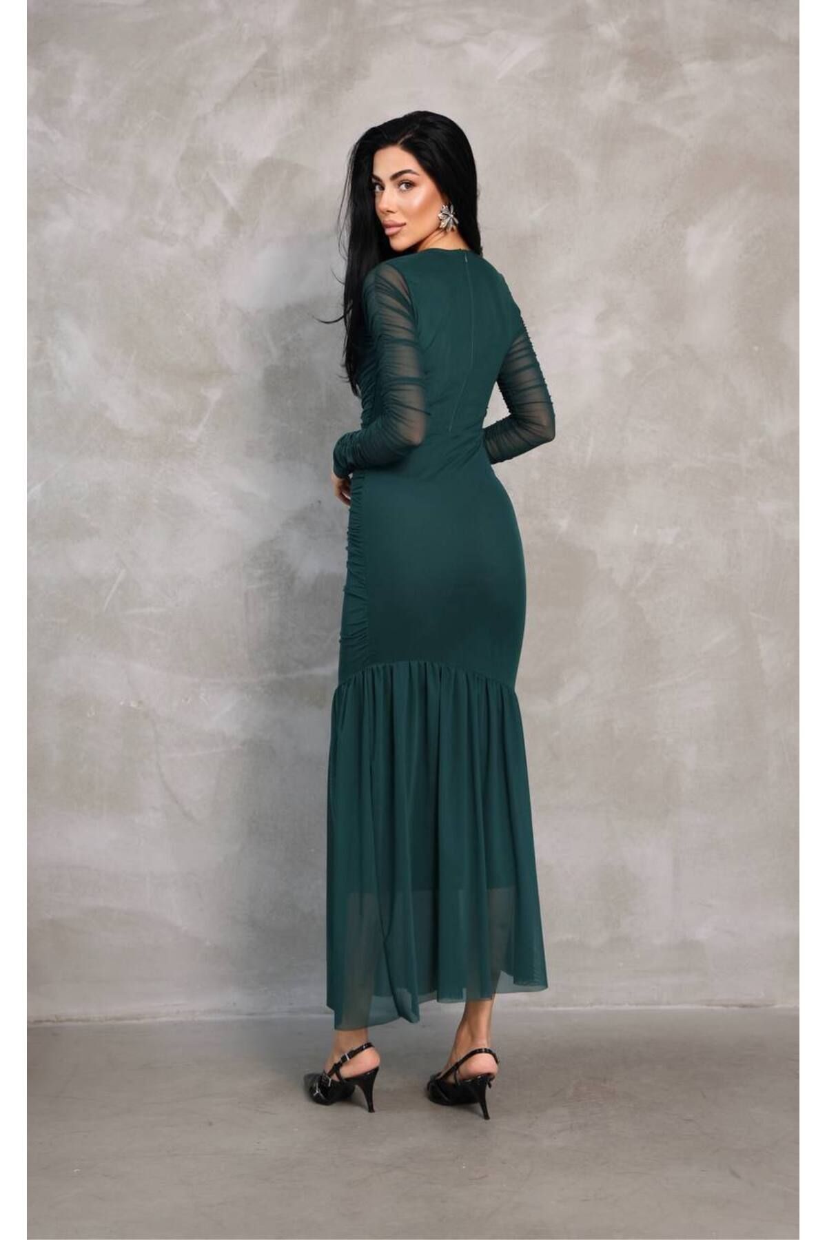 Castivo Fashion Tül Detaylı Büzgü Tasarım Uzun Gece Elbisesi