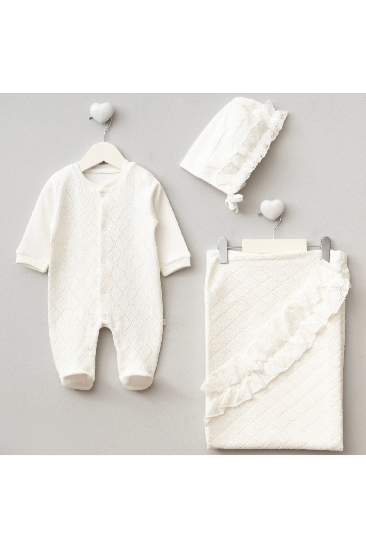 Pugi Baby Organik Pamuklu Kız Bebek 0-3ay Şapka Tulum 80*80cm Battaniye Set Hastane Çıkışı 3'lü Takım
