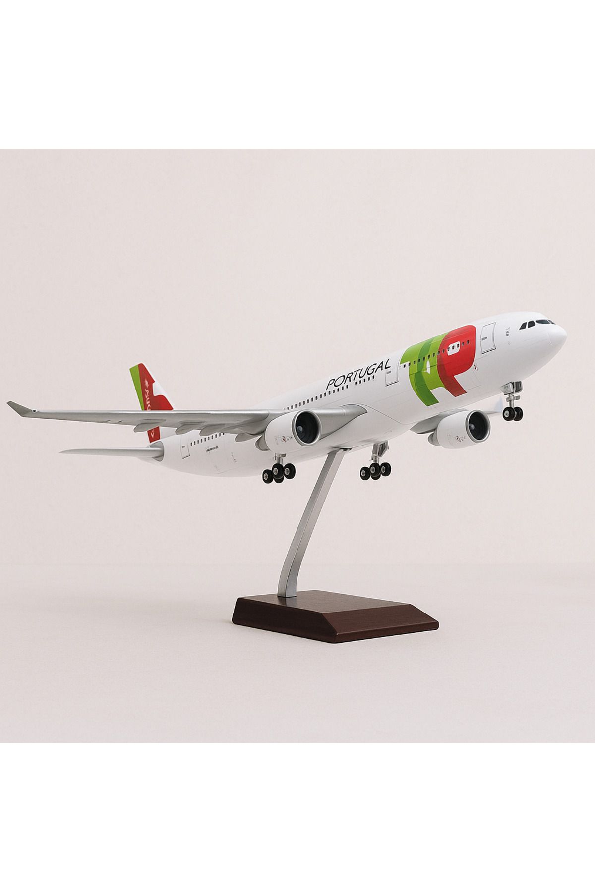 AydınHediyelik TAP Air Portugal Airbus A330 Model Uçak – 1:80 Ölçekli 47 cm Koleksiyonluk Maket