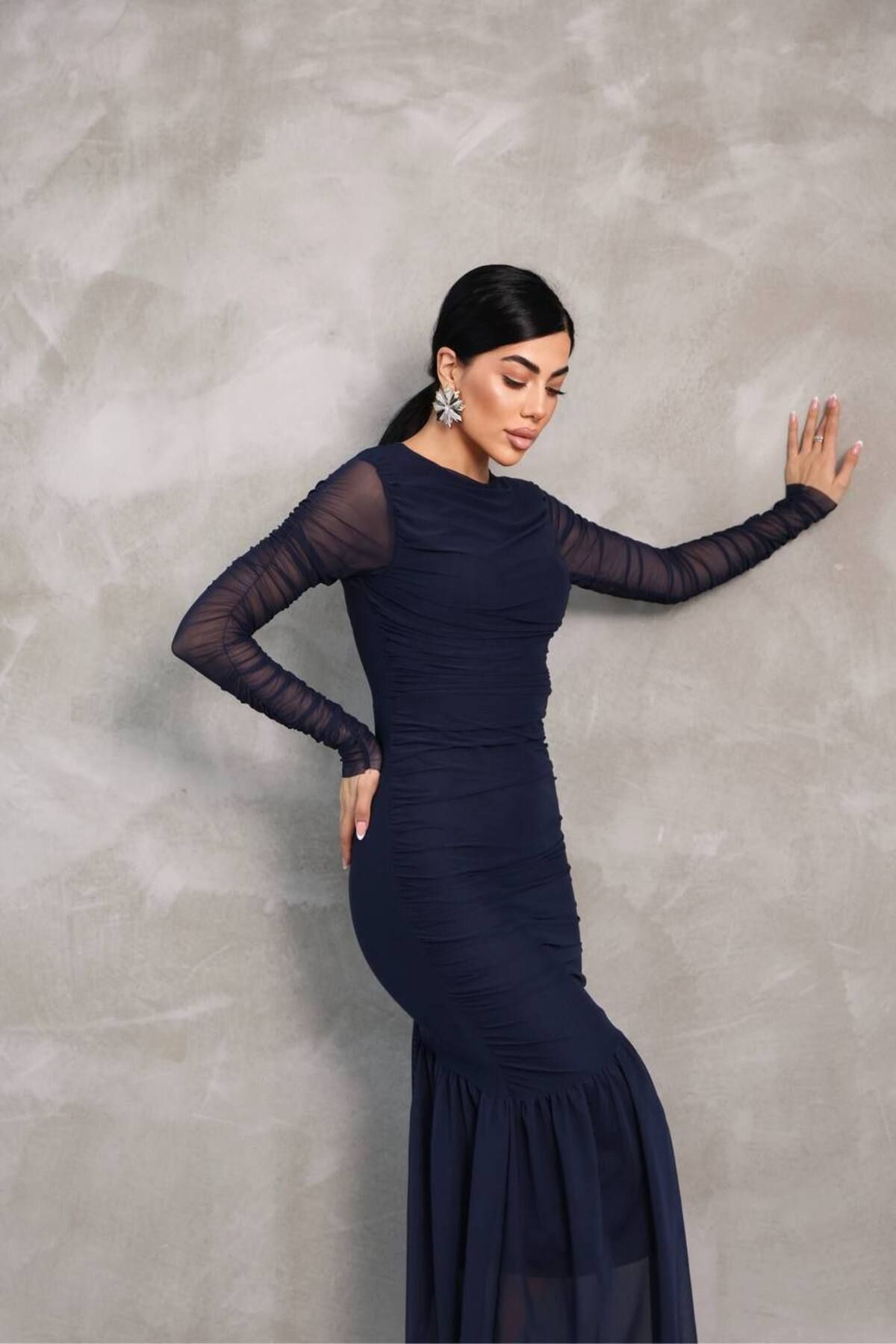 Castivo Fashion Tül Detaylı Büzgü Tasarım Uzun Gece Elbisesi