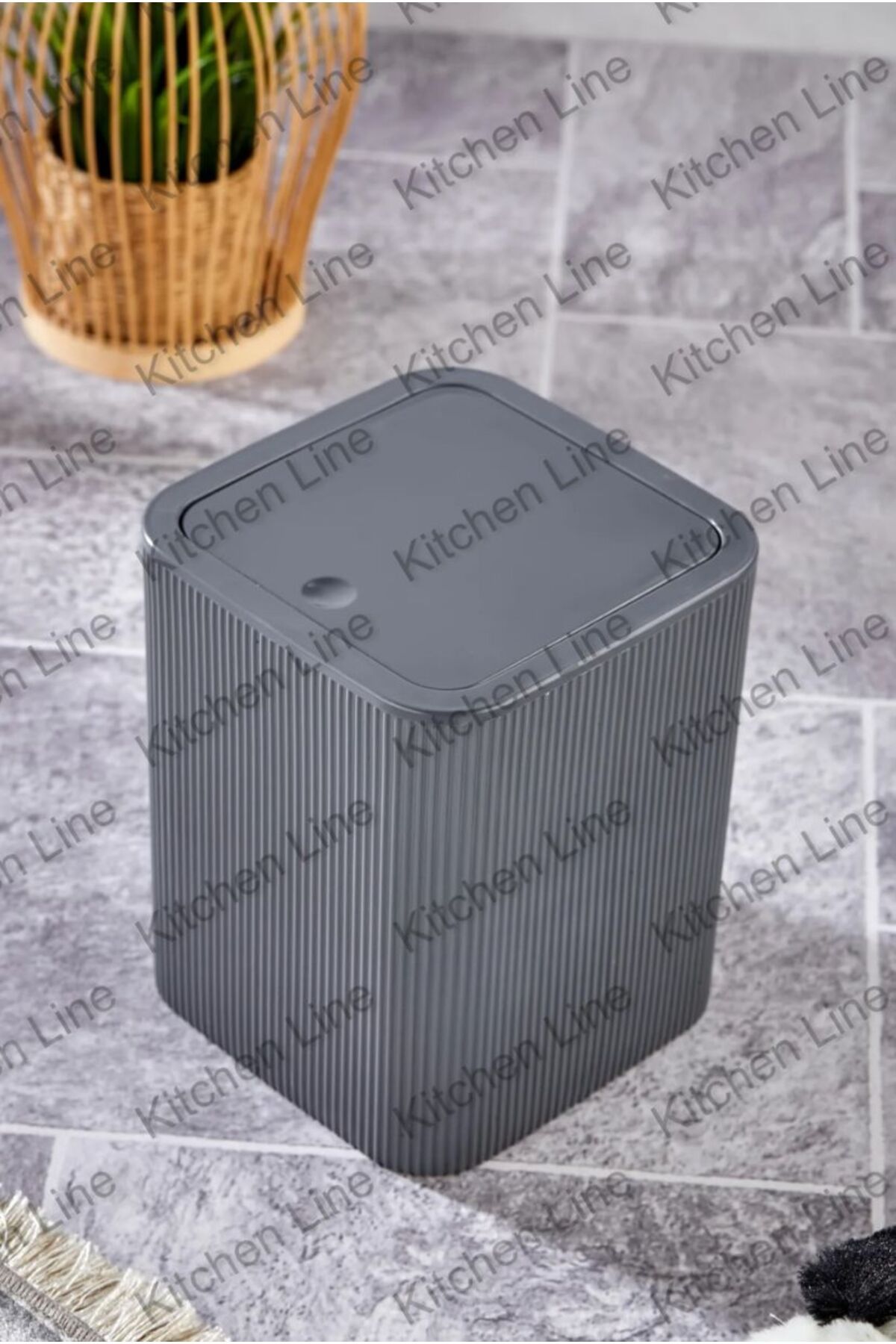 Kitchen Line ÇİZGİ MODEL, KARE DÖNEN PLASTİK KAPAK BANYO MUTFAK TEZGAH ÜSTÜ ÇÖP KOVASI 4LT ANTRASİT